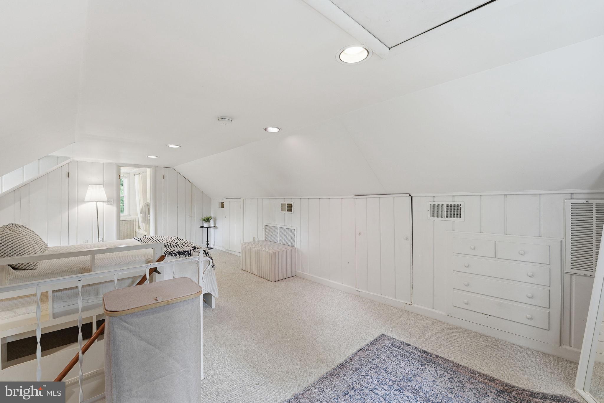 HOLLYWOOD - Residential