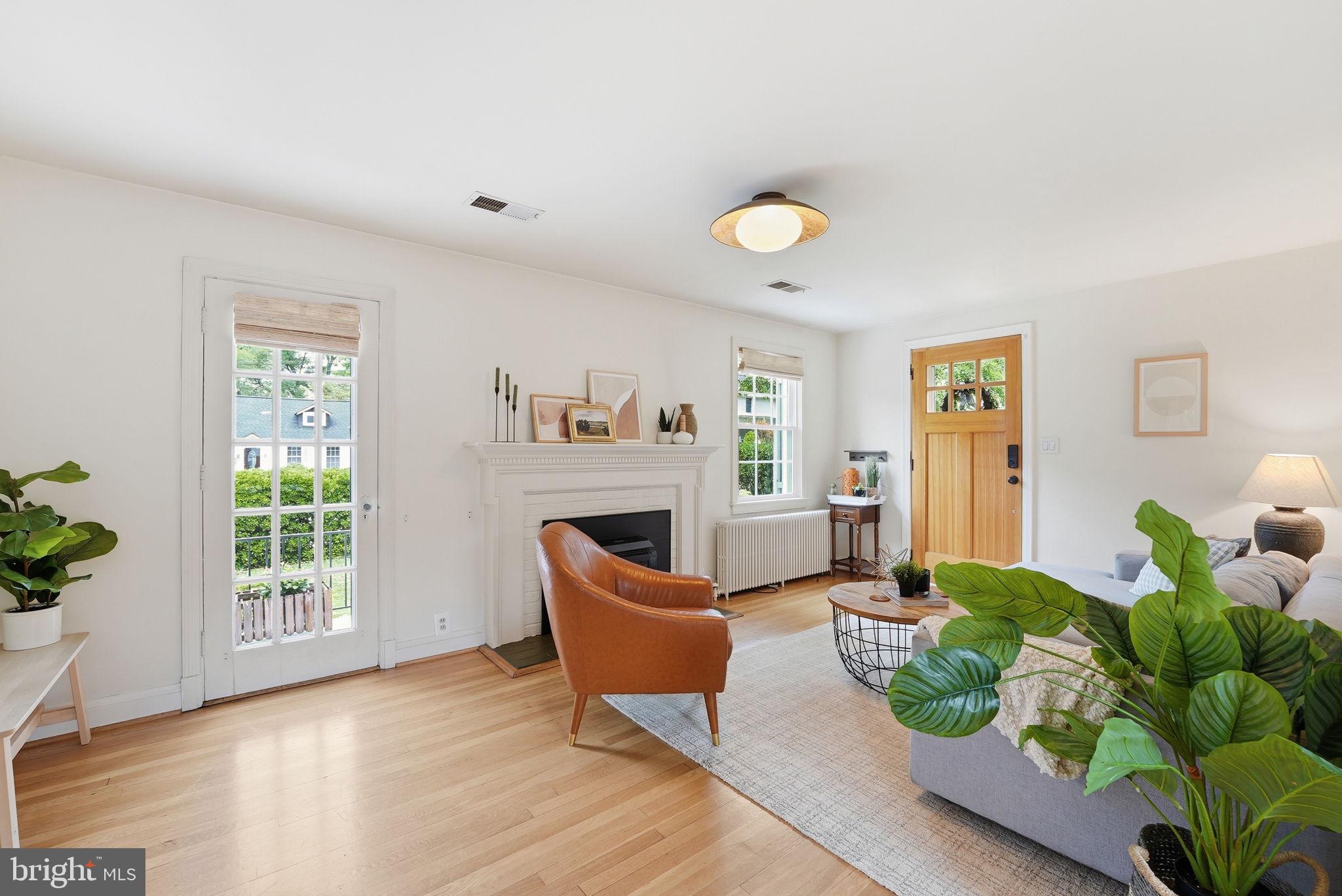 HOLLYWOOD - Residential