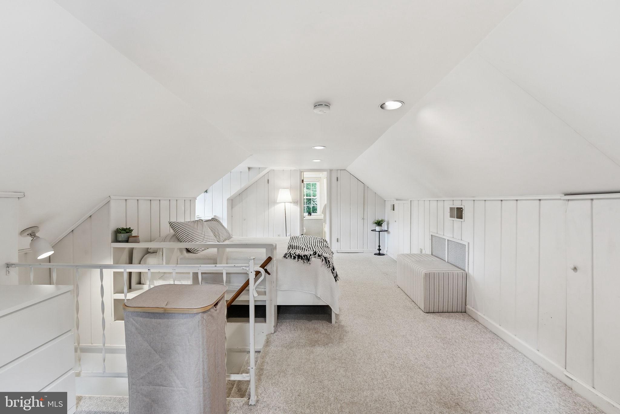 HOLLYWOOD - Residential