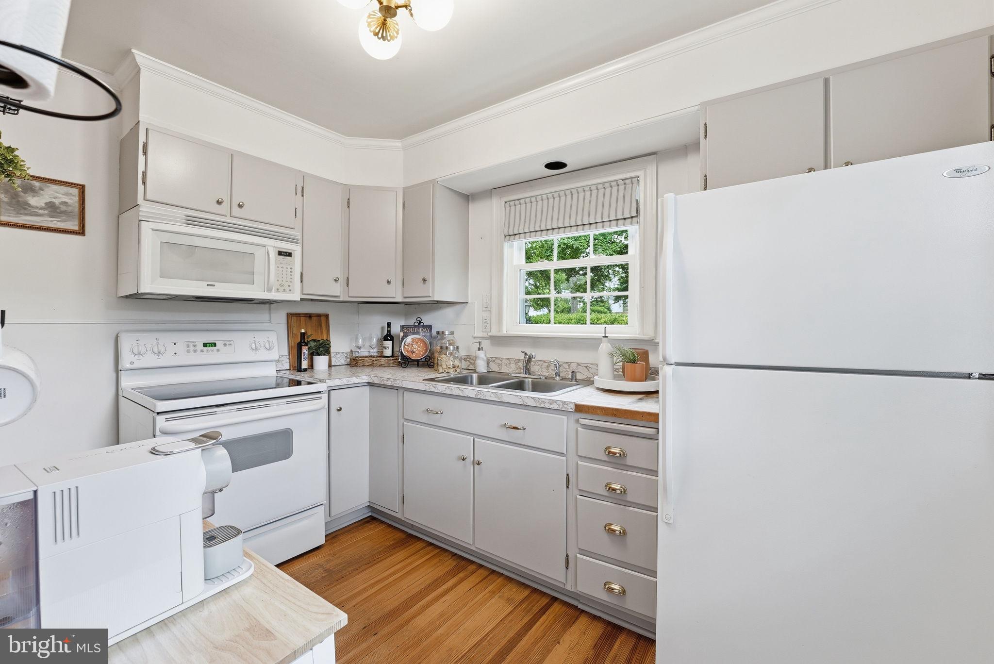 HOLLYWOOD - Residential