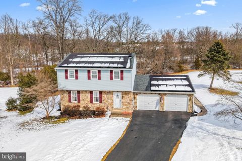 Photo of 119 Chestnut Drive, QUAKERTOWN, PA 18951 (MLS # PABU2114942)