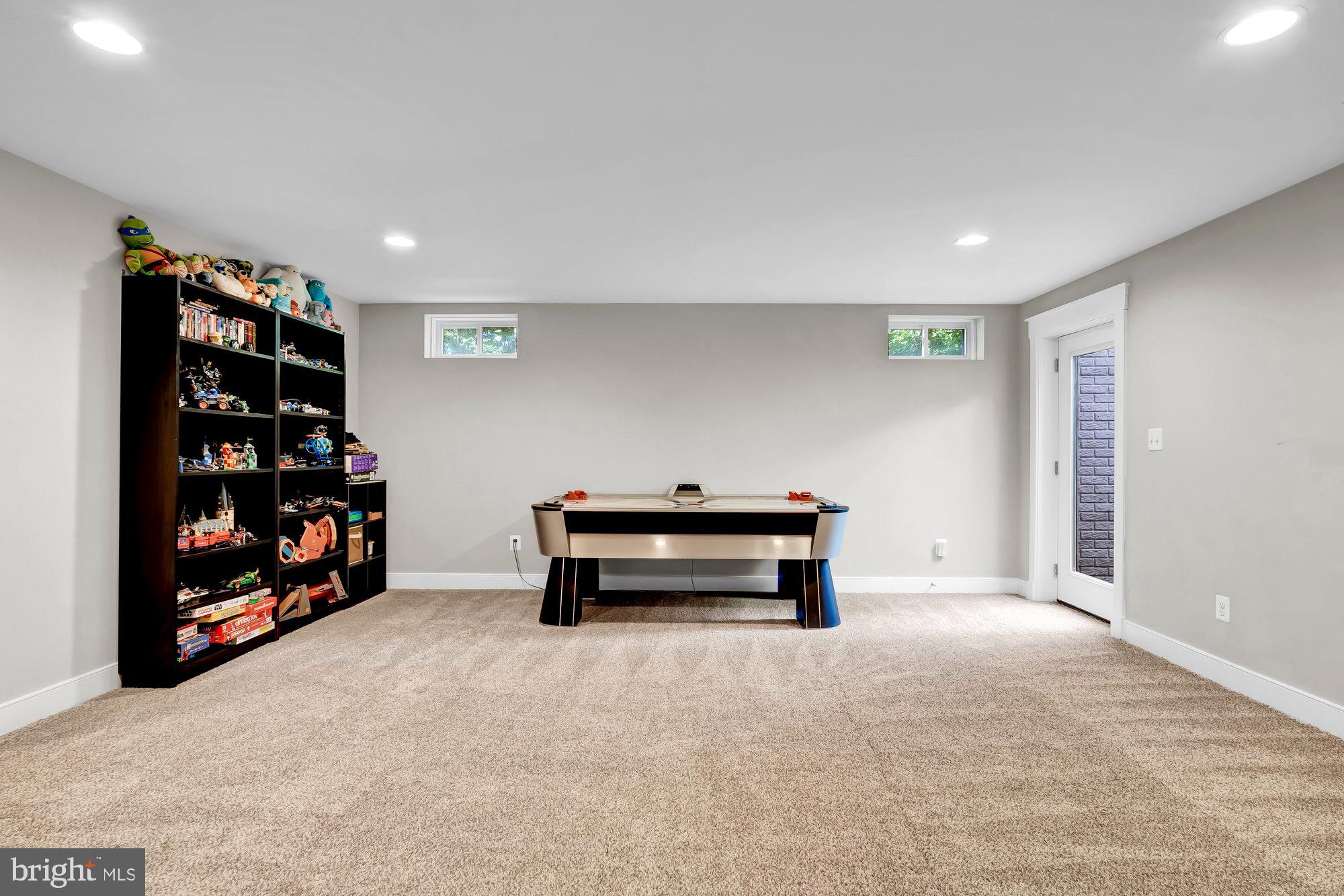 AYR HILL - Residential