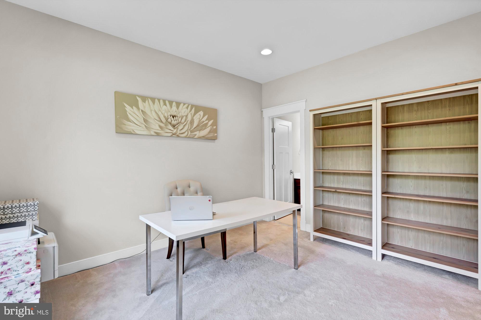 AYR HILL - Residential