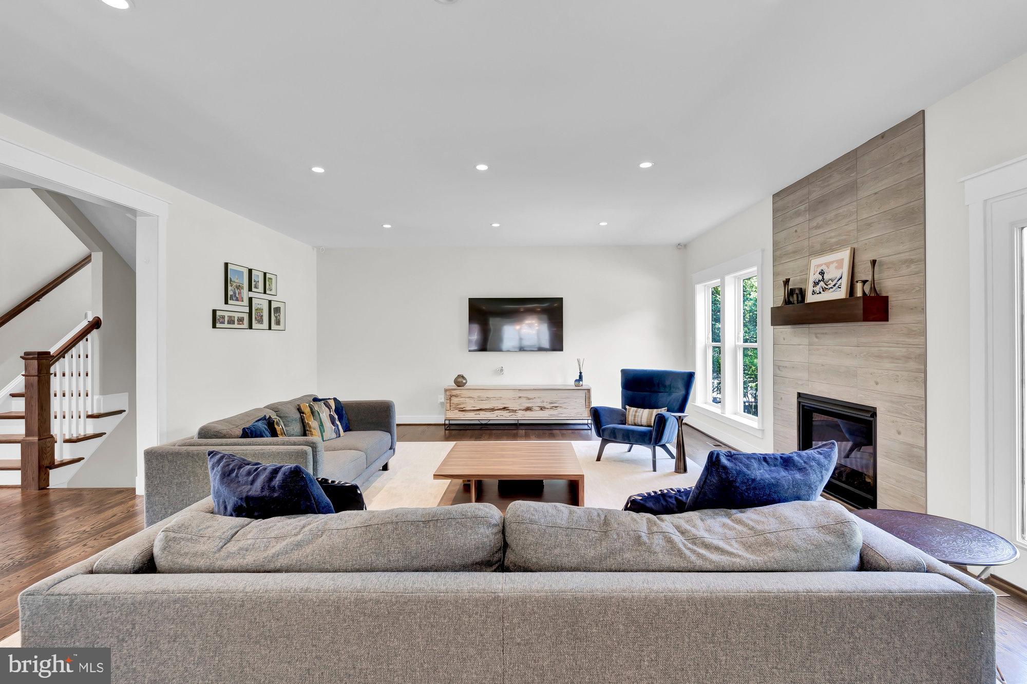 AYR HILL - Residential