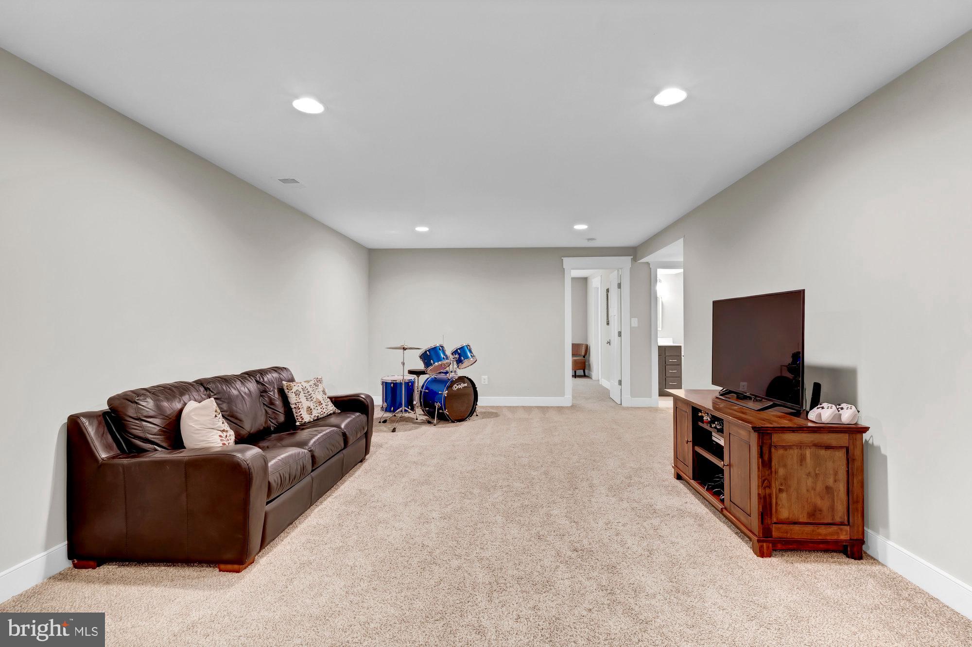 AYR HILL - Residential