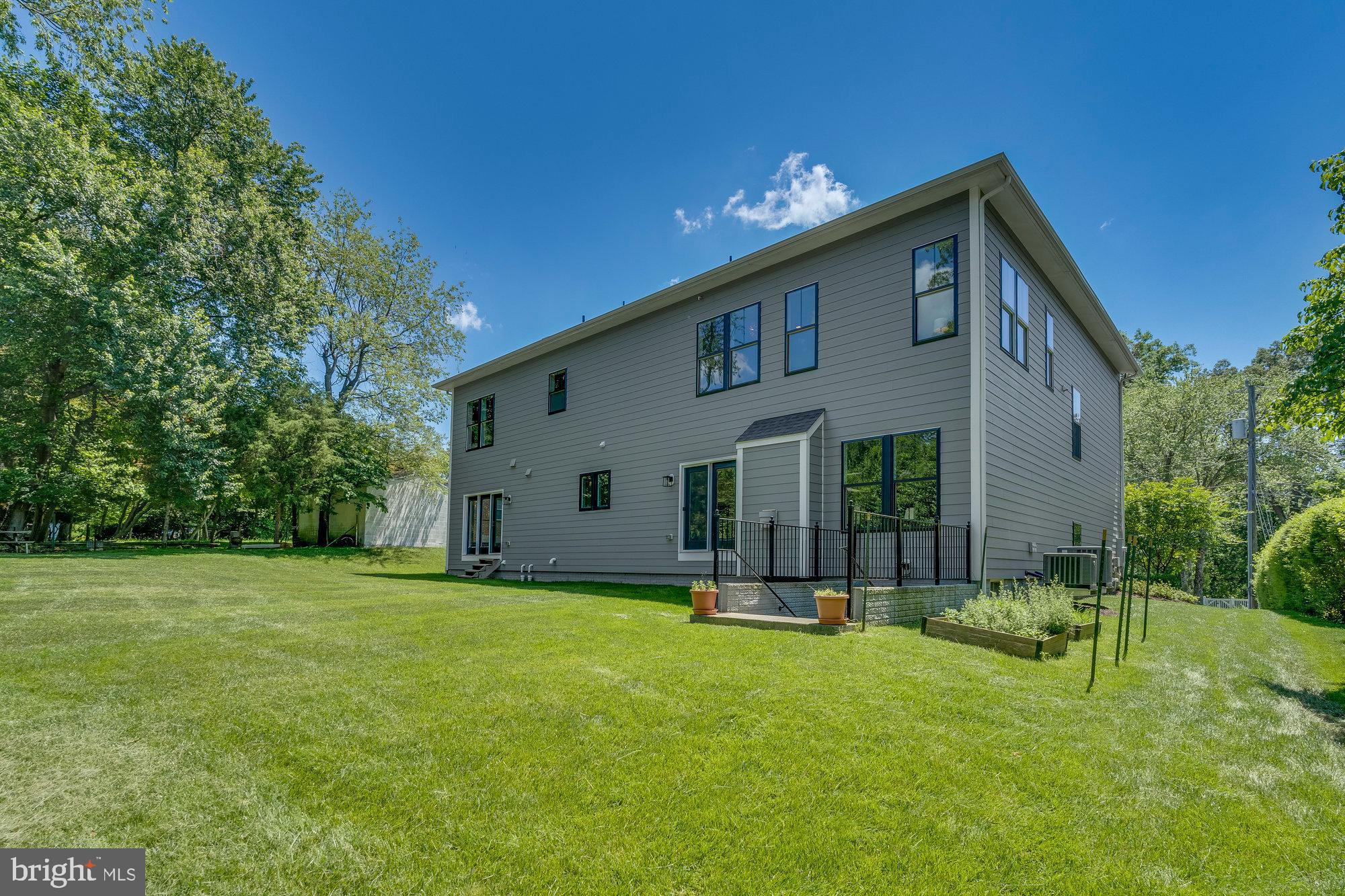 AYR HILL - Residential