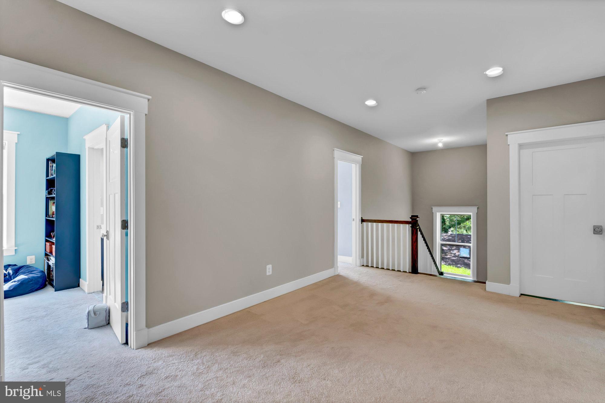 AYR HILL - Residential