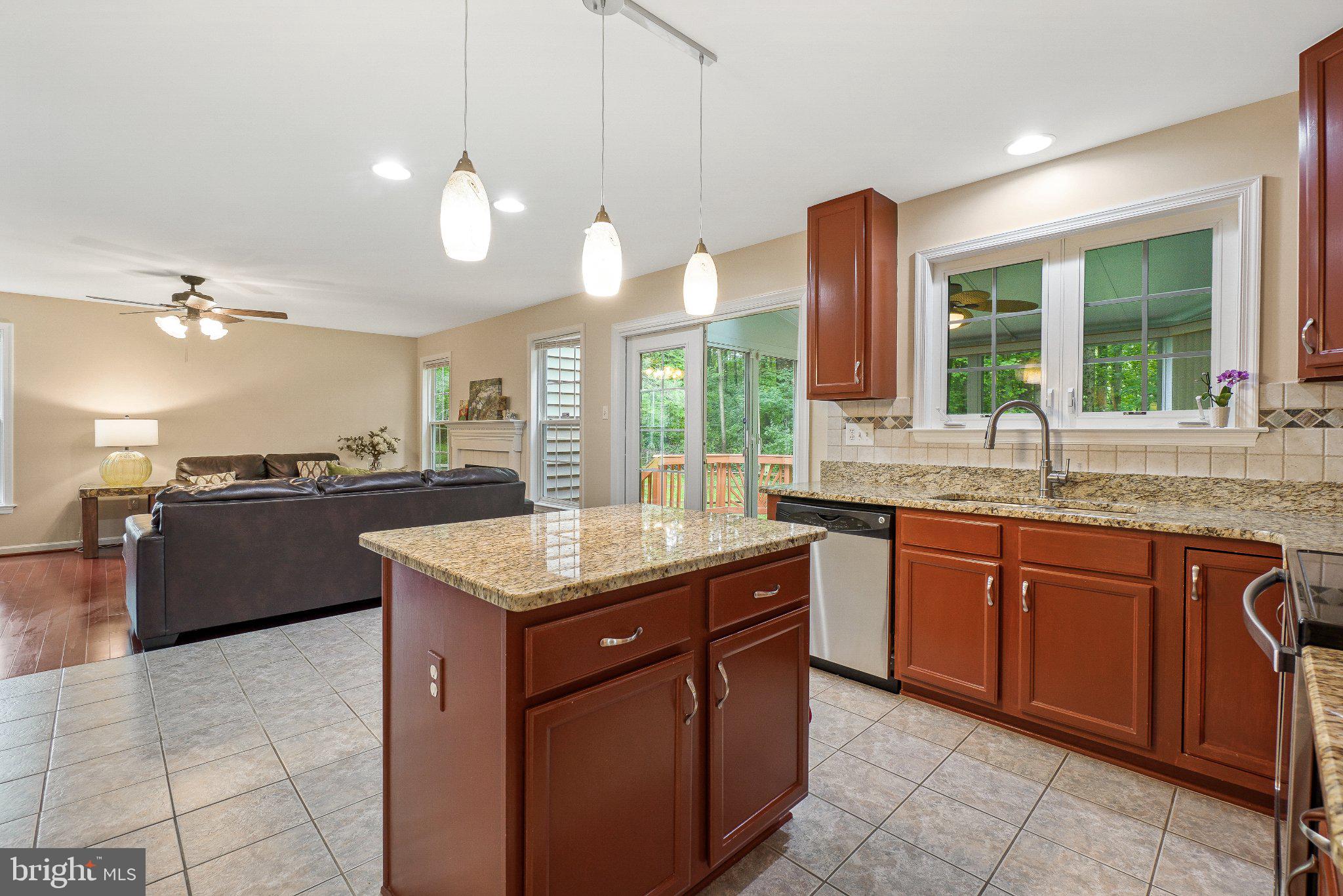 VILLAGE OF RIVER HILL - Residential