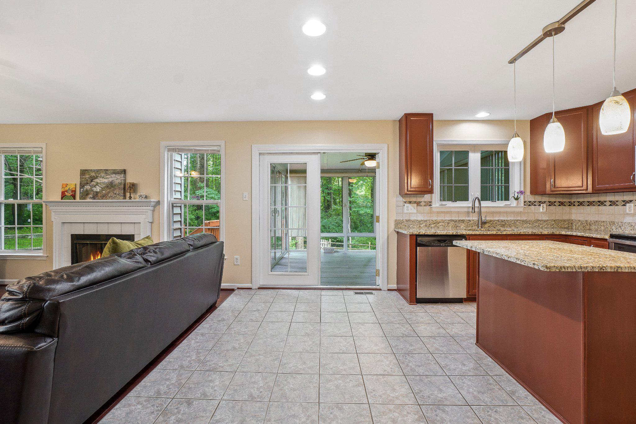 VILLAGE OF RIVER HILL - Residential