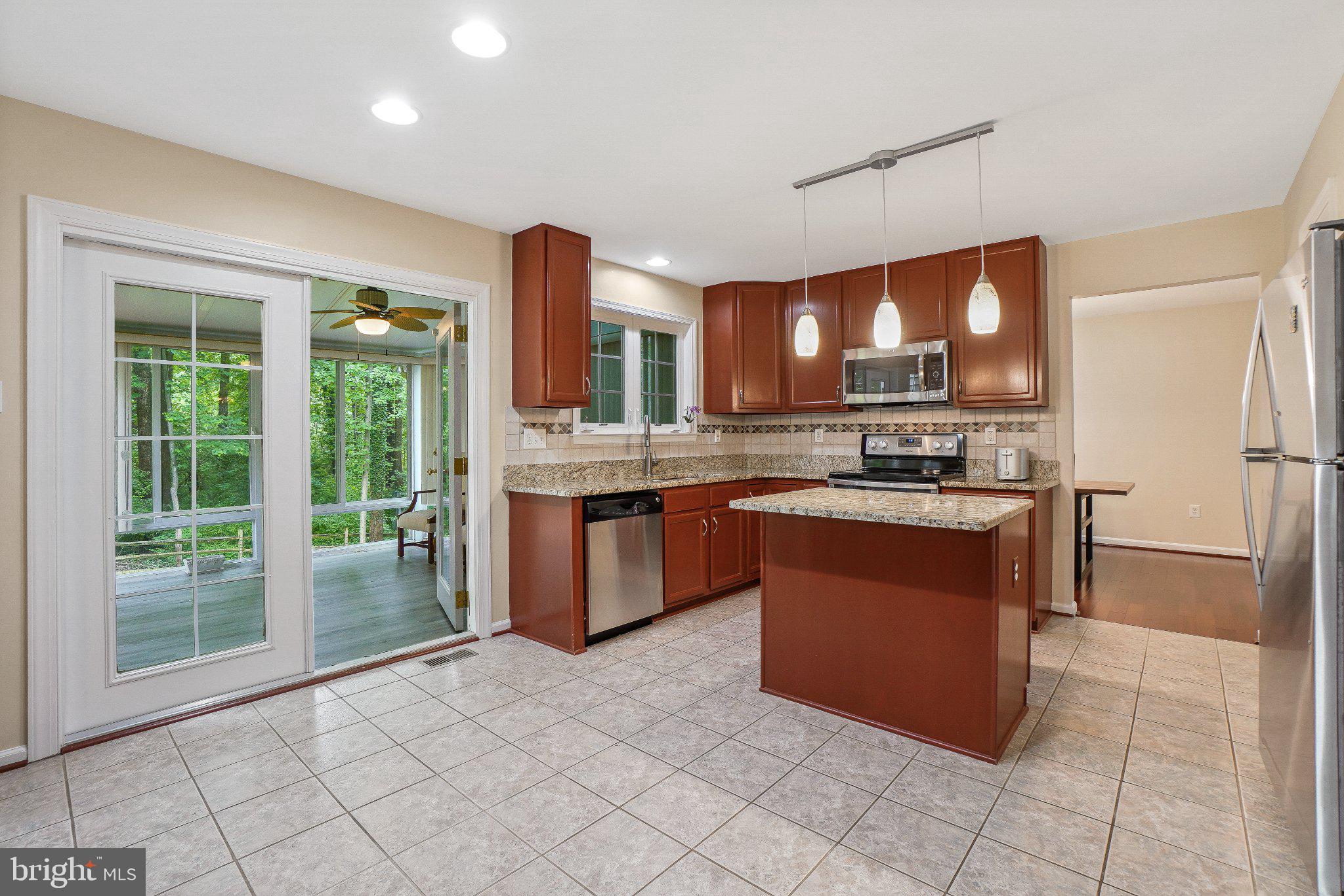 VILLAGE OF RIVER HILL - Residential