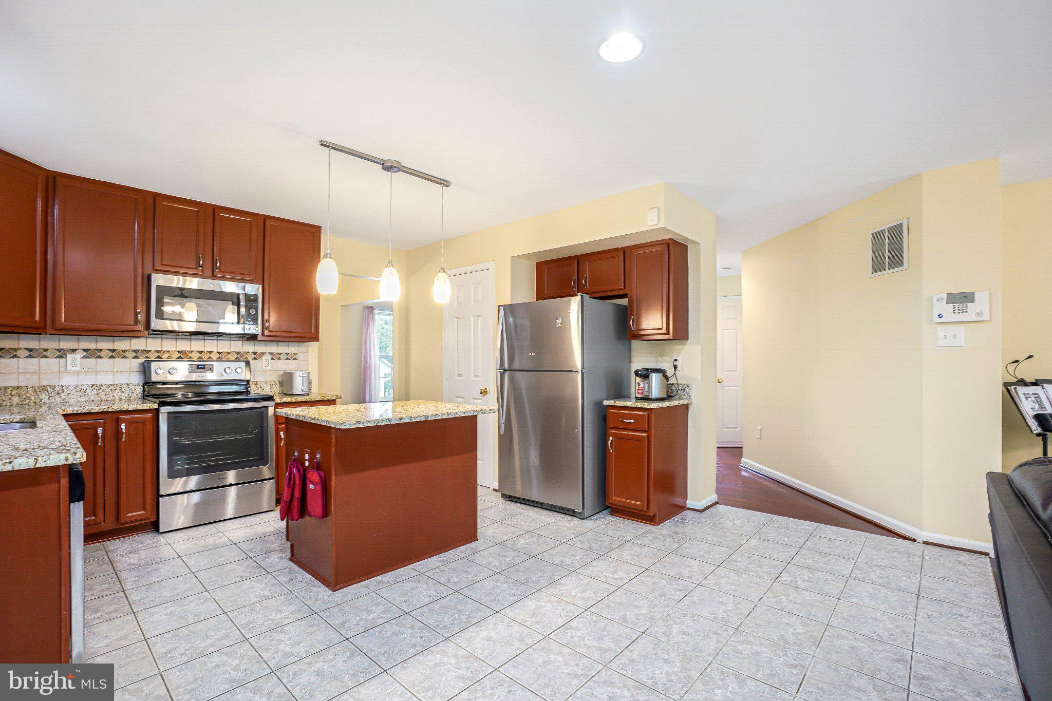 VILLAGE OF RIVER HILL - Residential