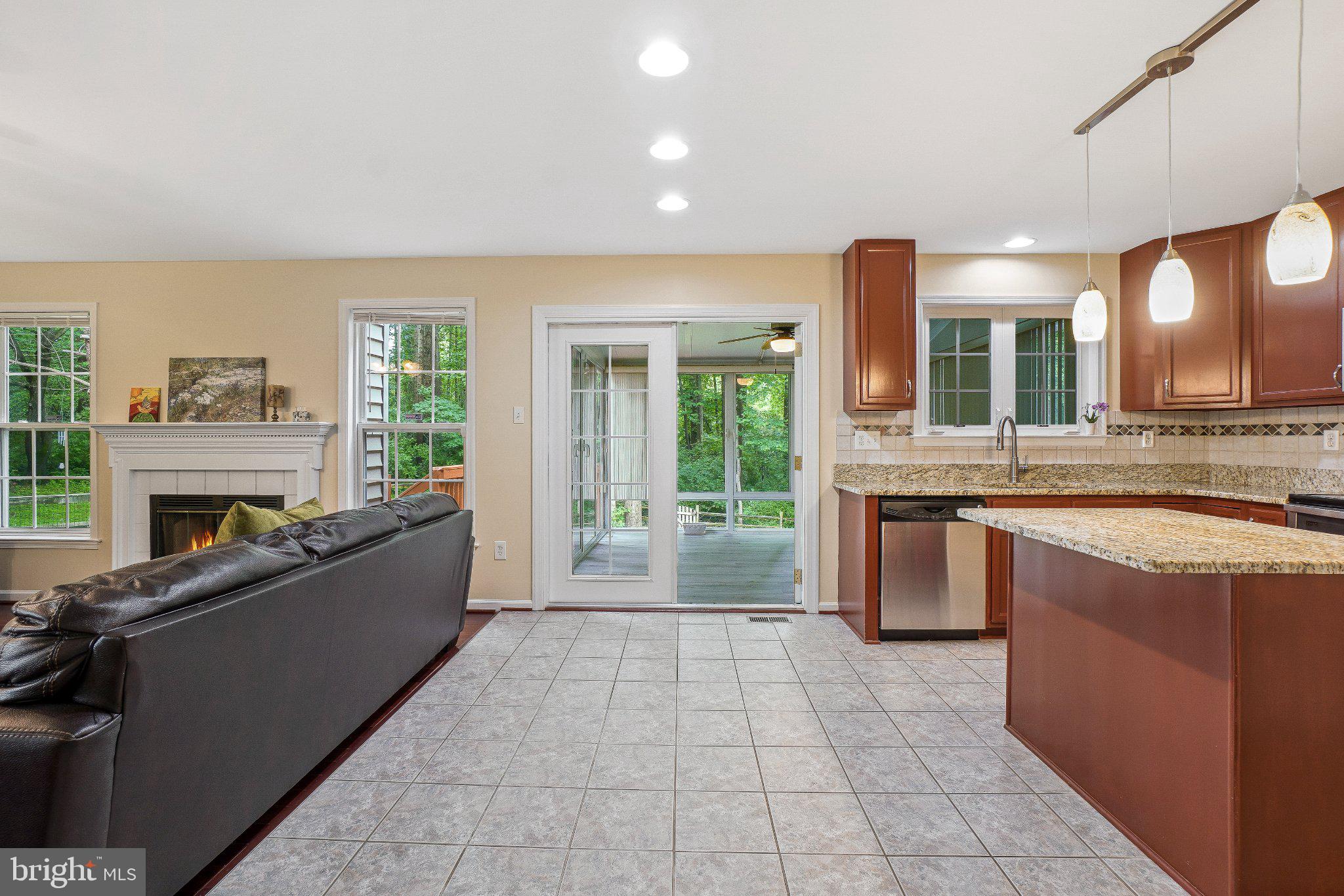 VILLAGE OF RIVER HILL - Residential