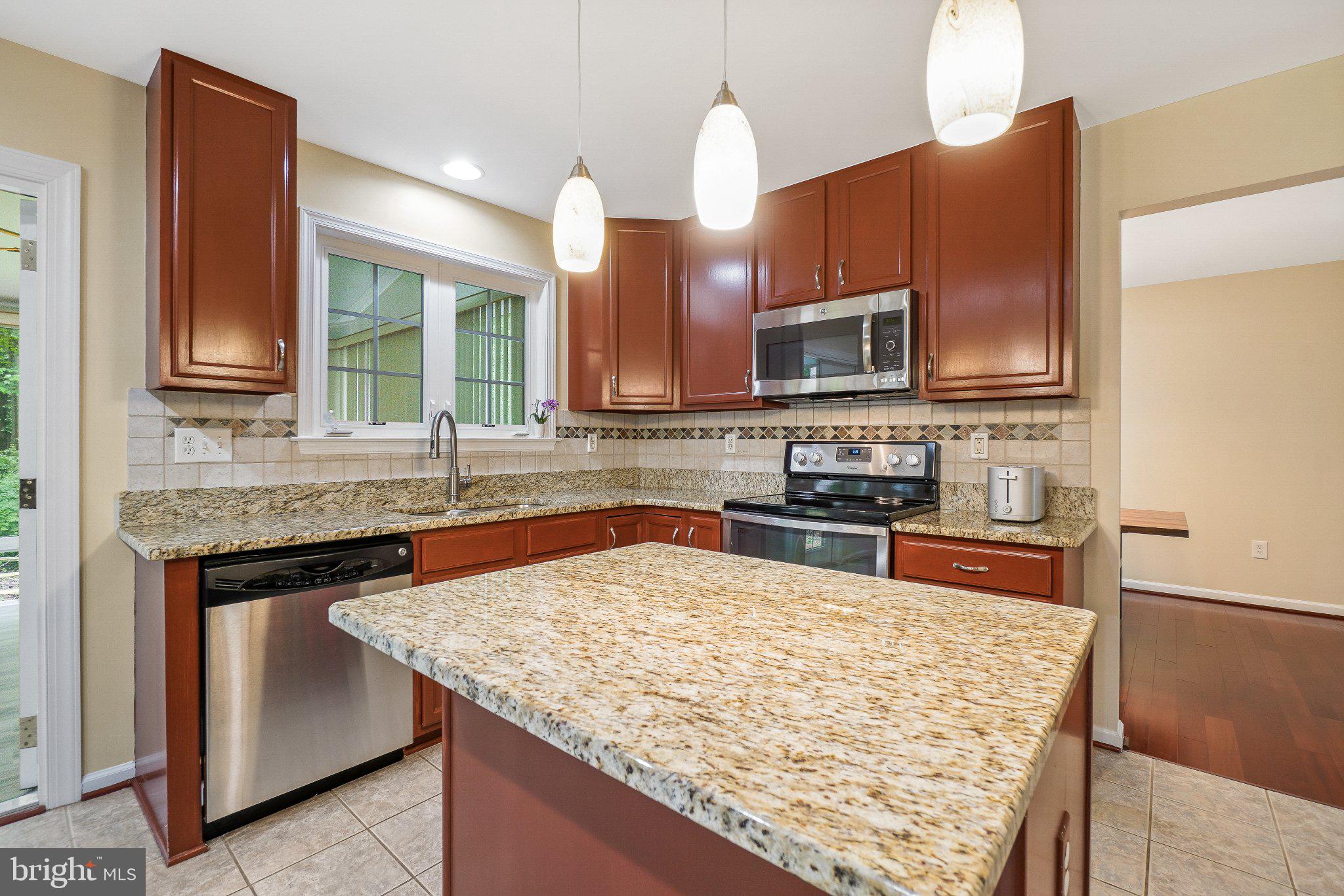 VILLAGE OF RIVER HILL - Residential