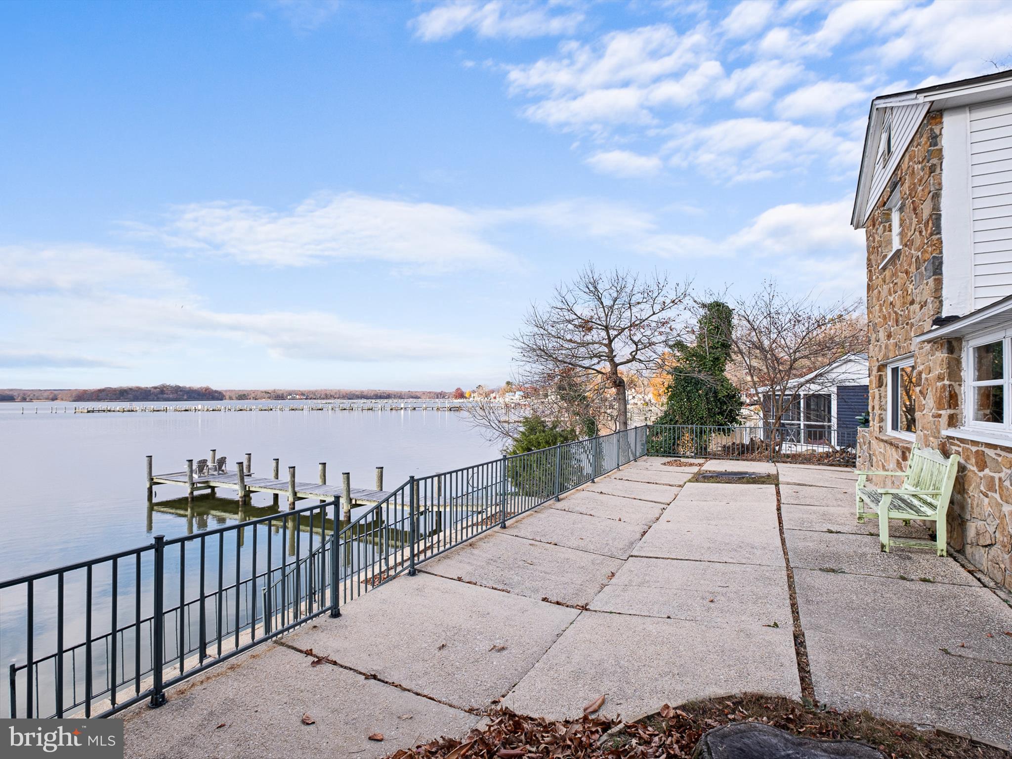 BORENS SHORE - Residential