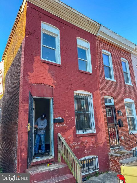 Townhouse For Sale - 2629 Llewelyn Avenue<br/> BALTIMORE, MD 21213