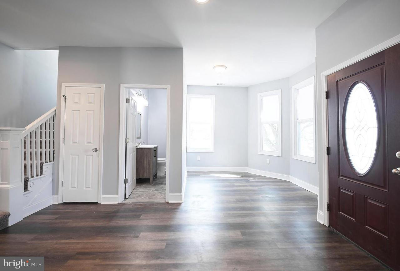 GARWYN OAKS - Residential