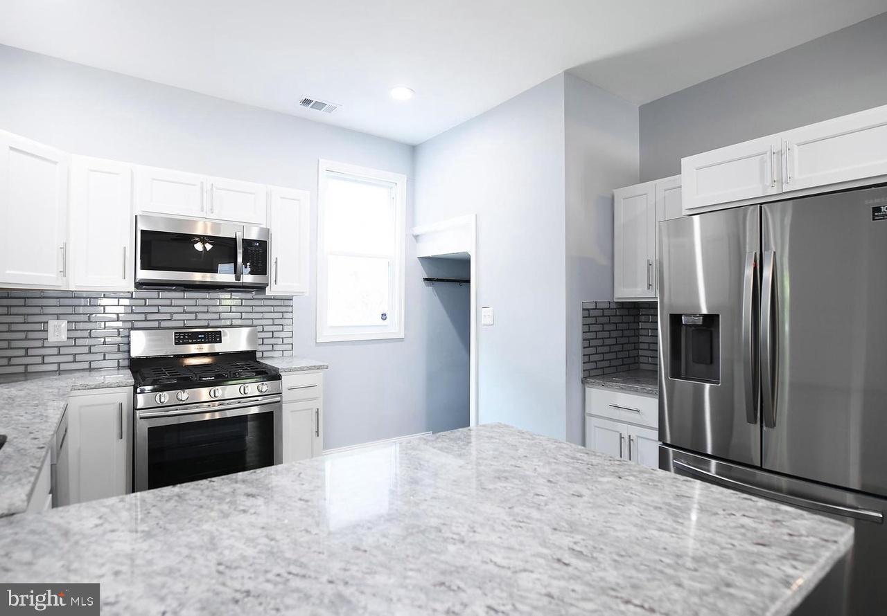 GARWYN OAKS - Residential