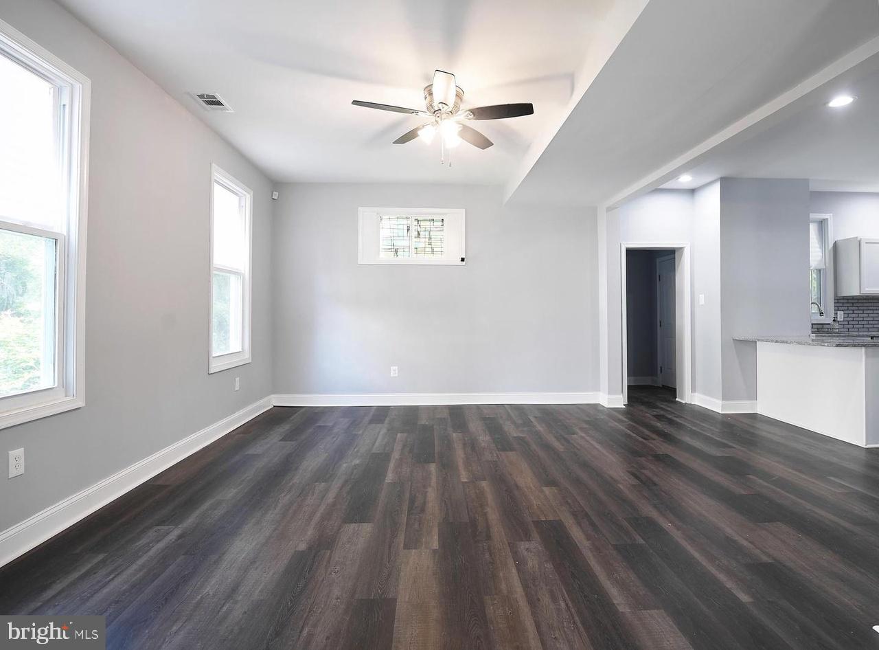 GARWYN OAKS - Residential