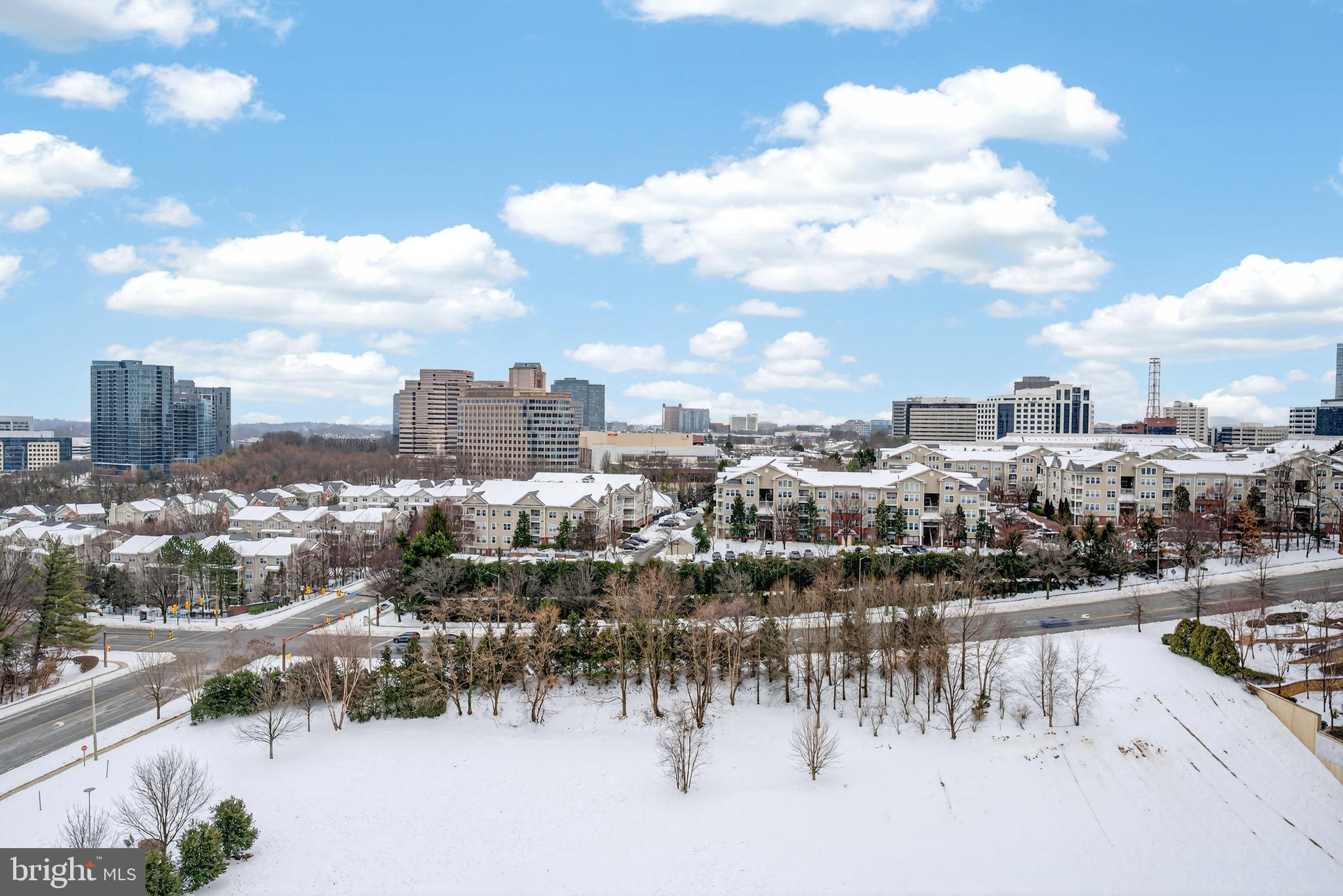 ONE PARK CREST CONDOMINIUM - Residential