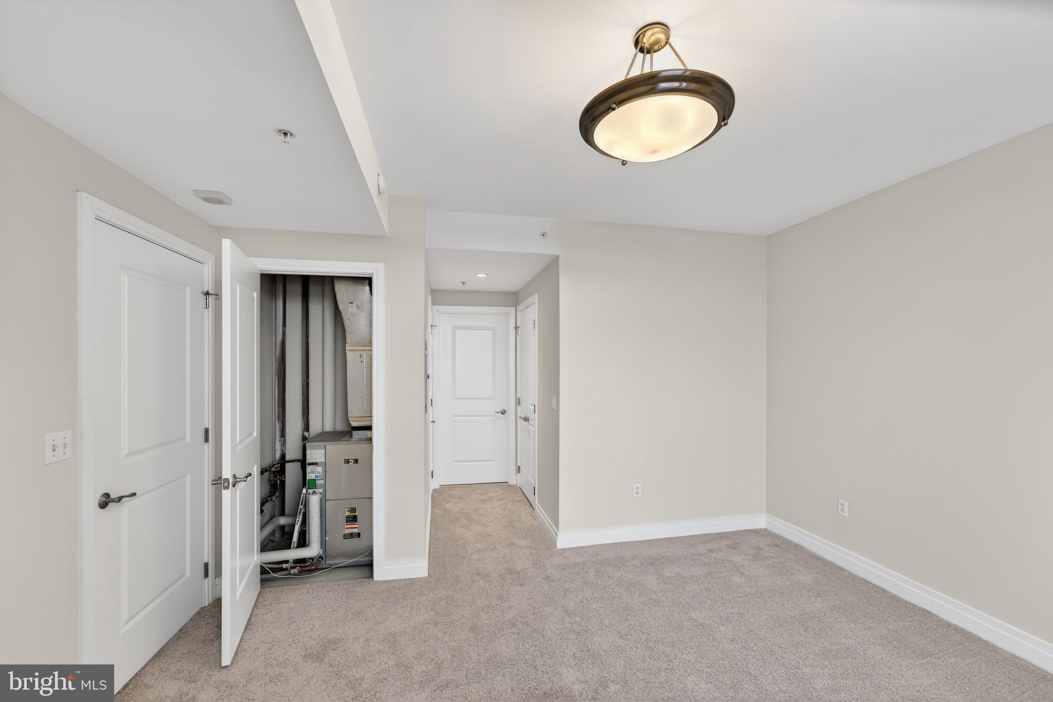 ONE PARK CREST CONDOMINIUM - Residential