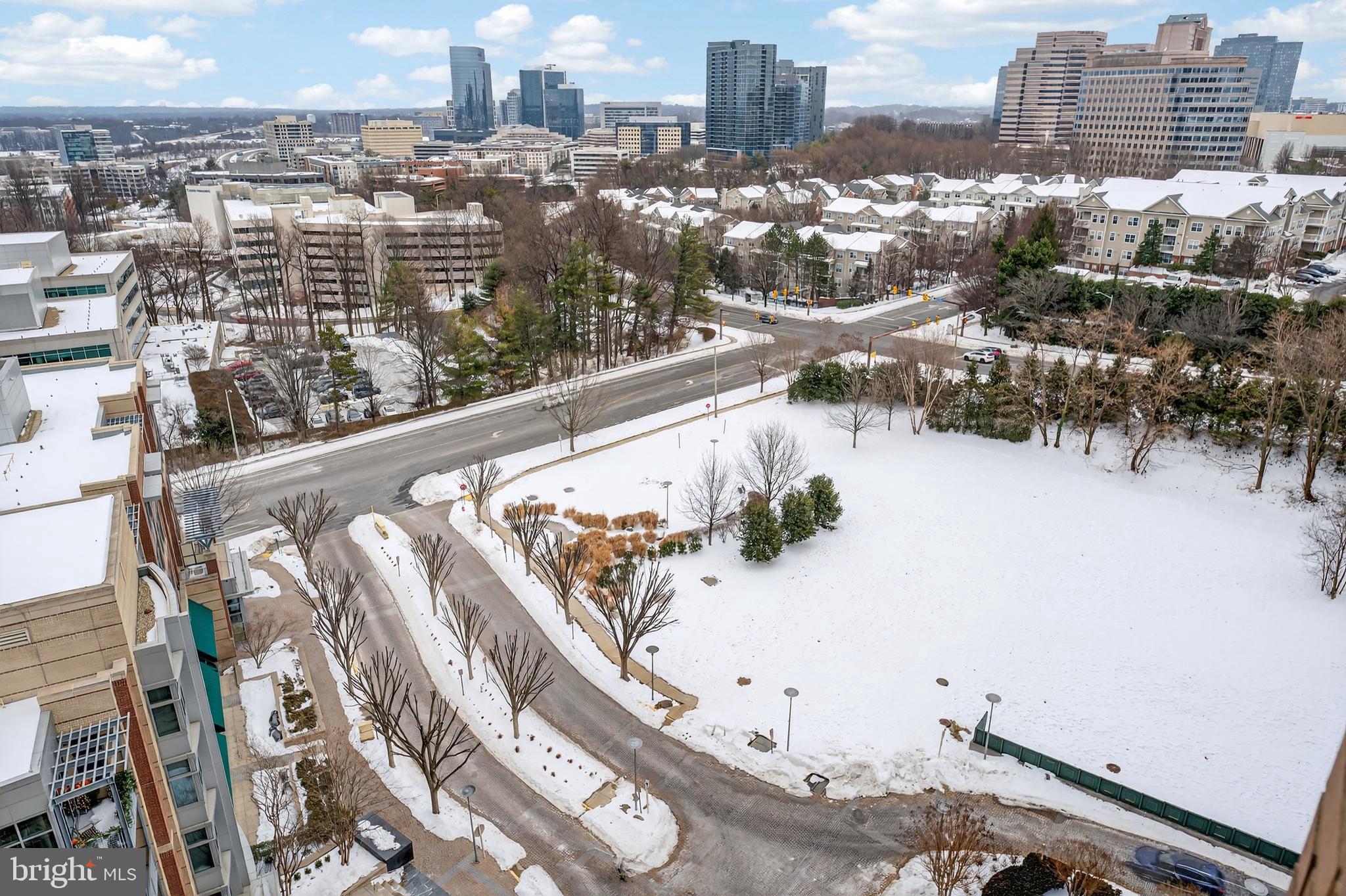 ONE PARK CREST CONDOMINIUM - Residential