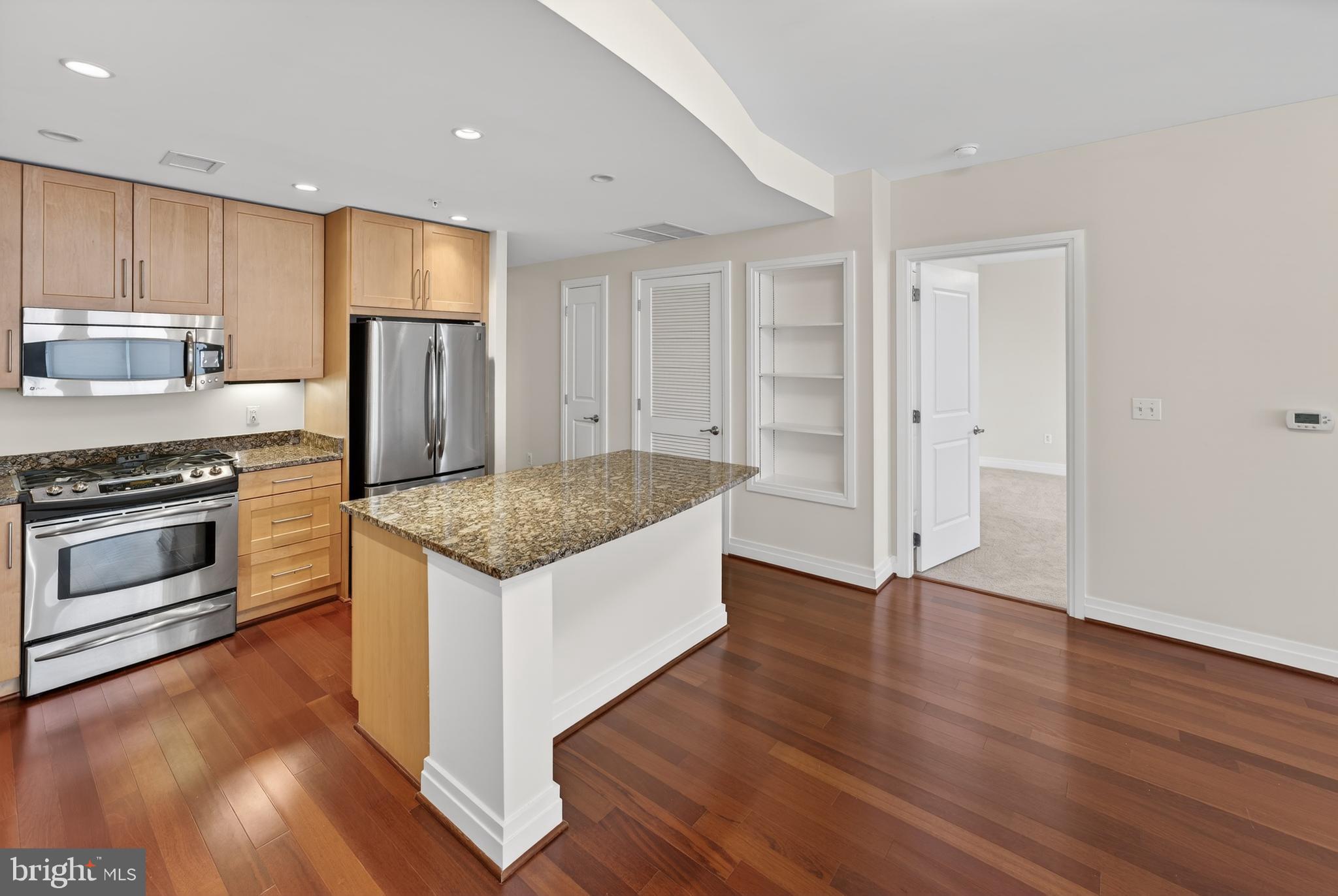 ONE PARK CREST CONDOMINIUM - Residential