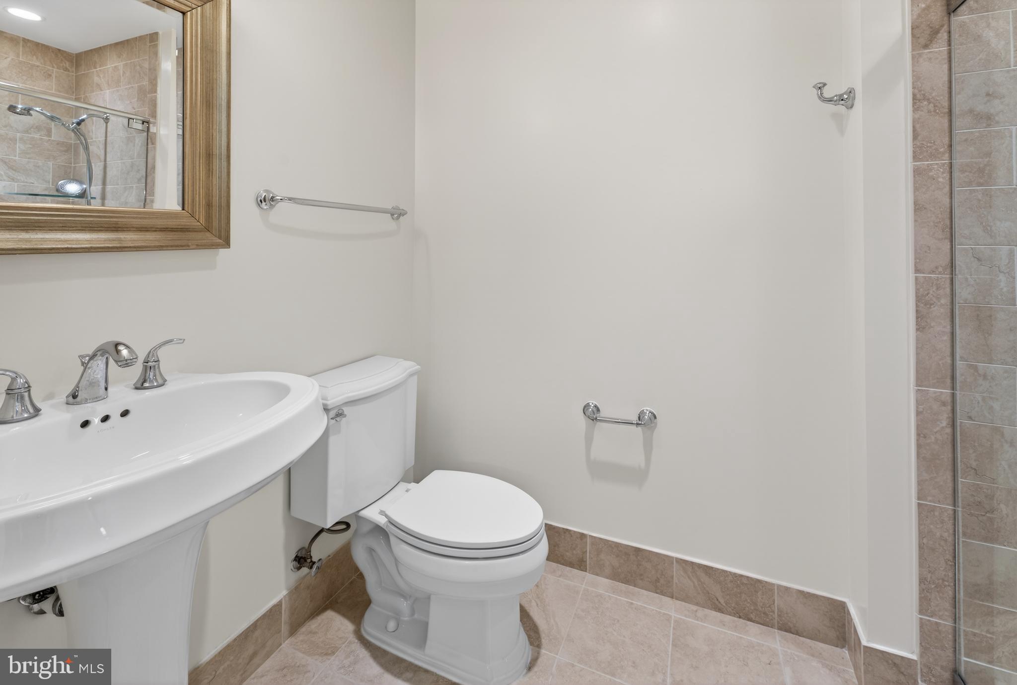 ONE PARK CREST CONDOMINIUM - Residential