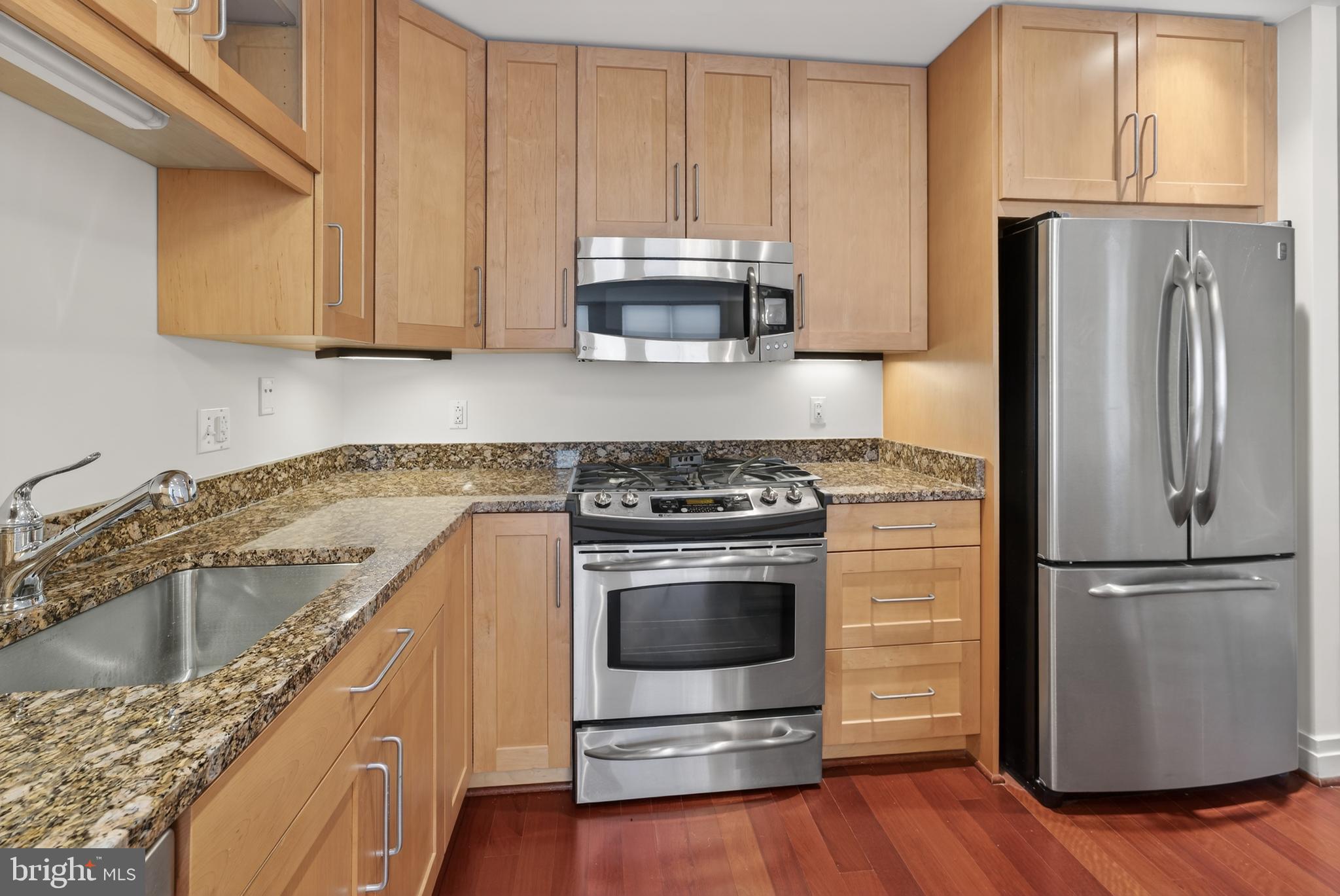 ONE PARK CREST CONDOMINIUM - Residential