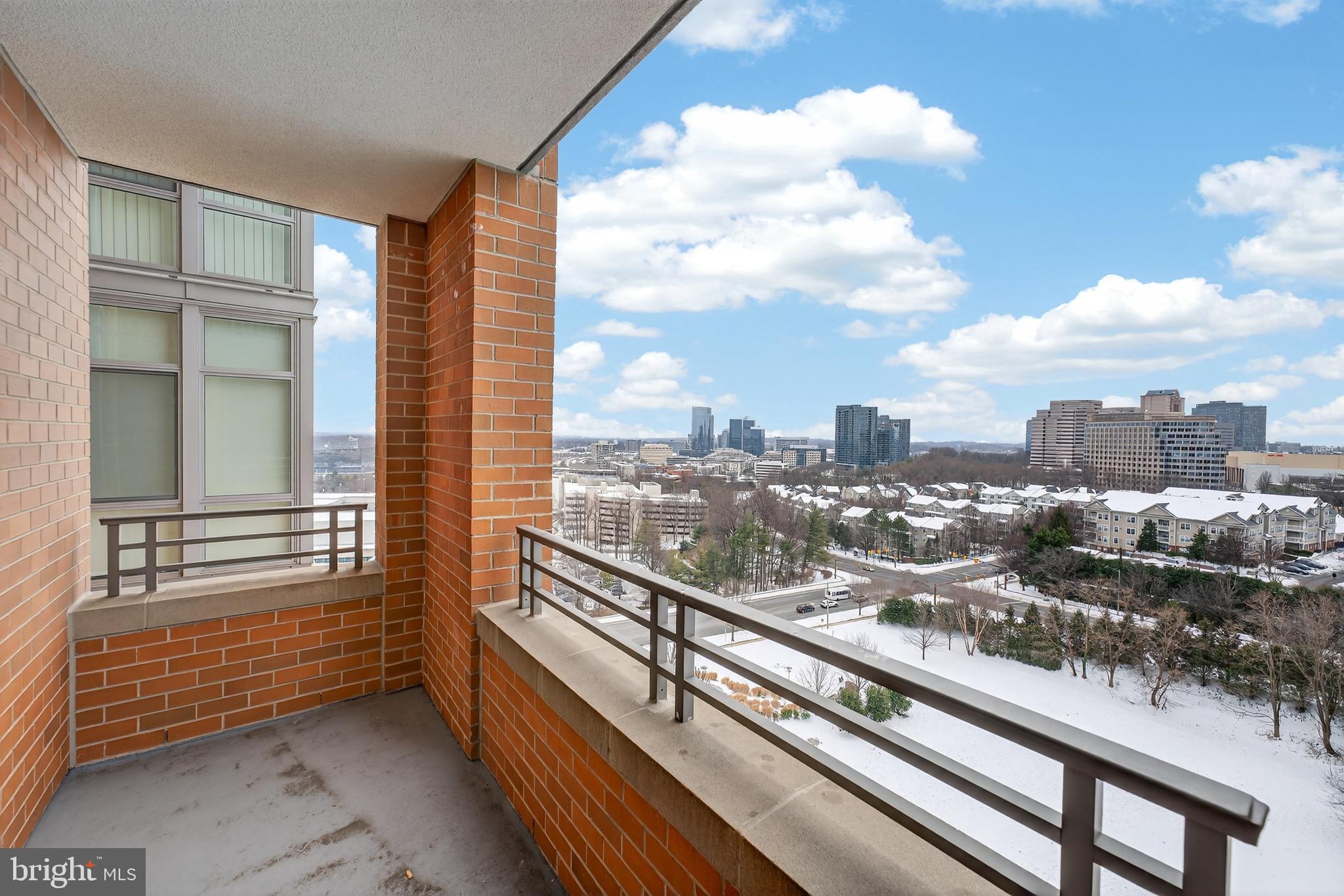 ONE PARK CREST CONDOMINIUM - Residential