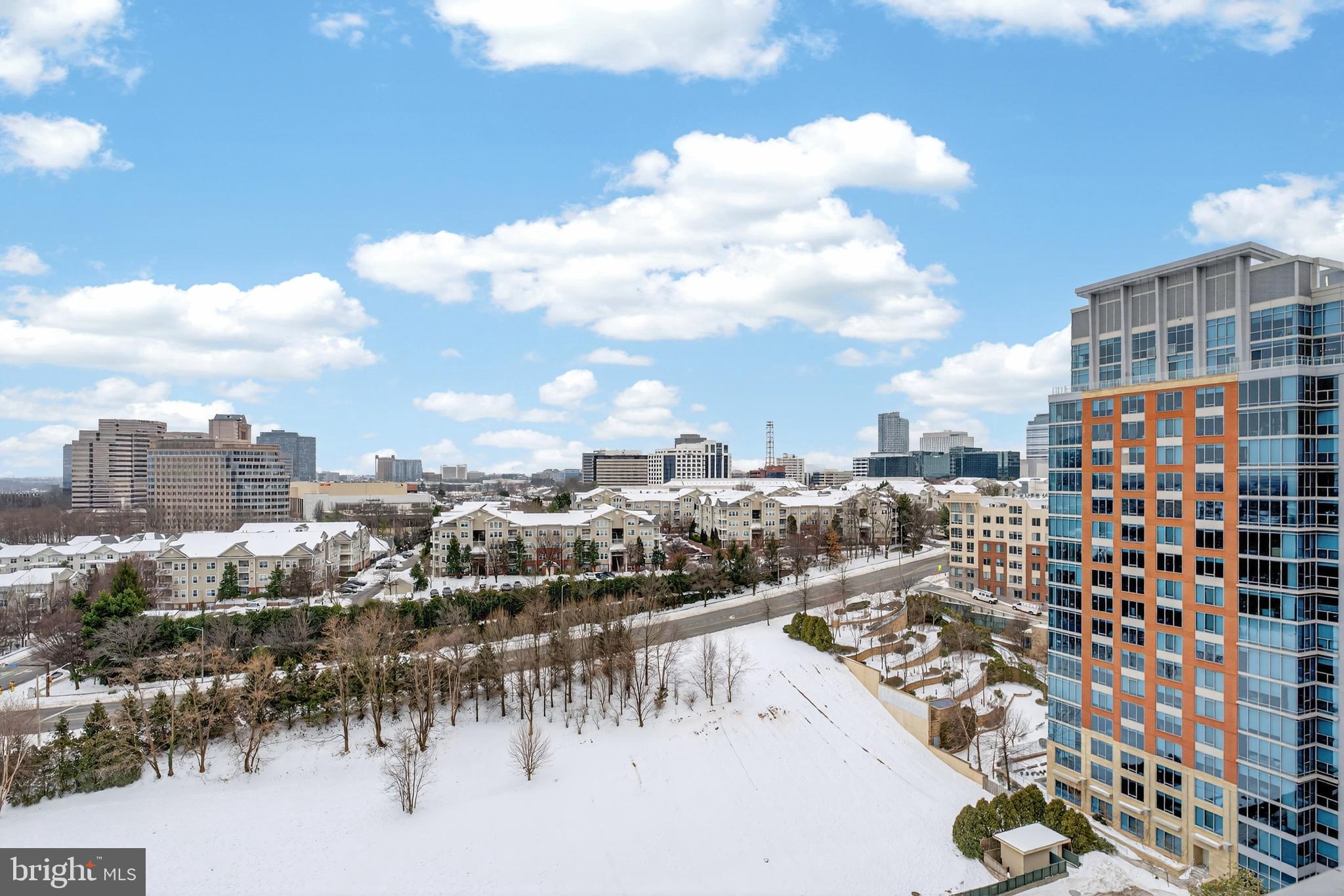 ONE PARK CREST CONDOMINIUM - Residential