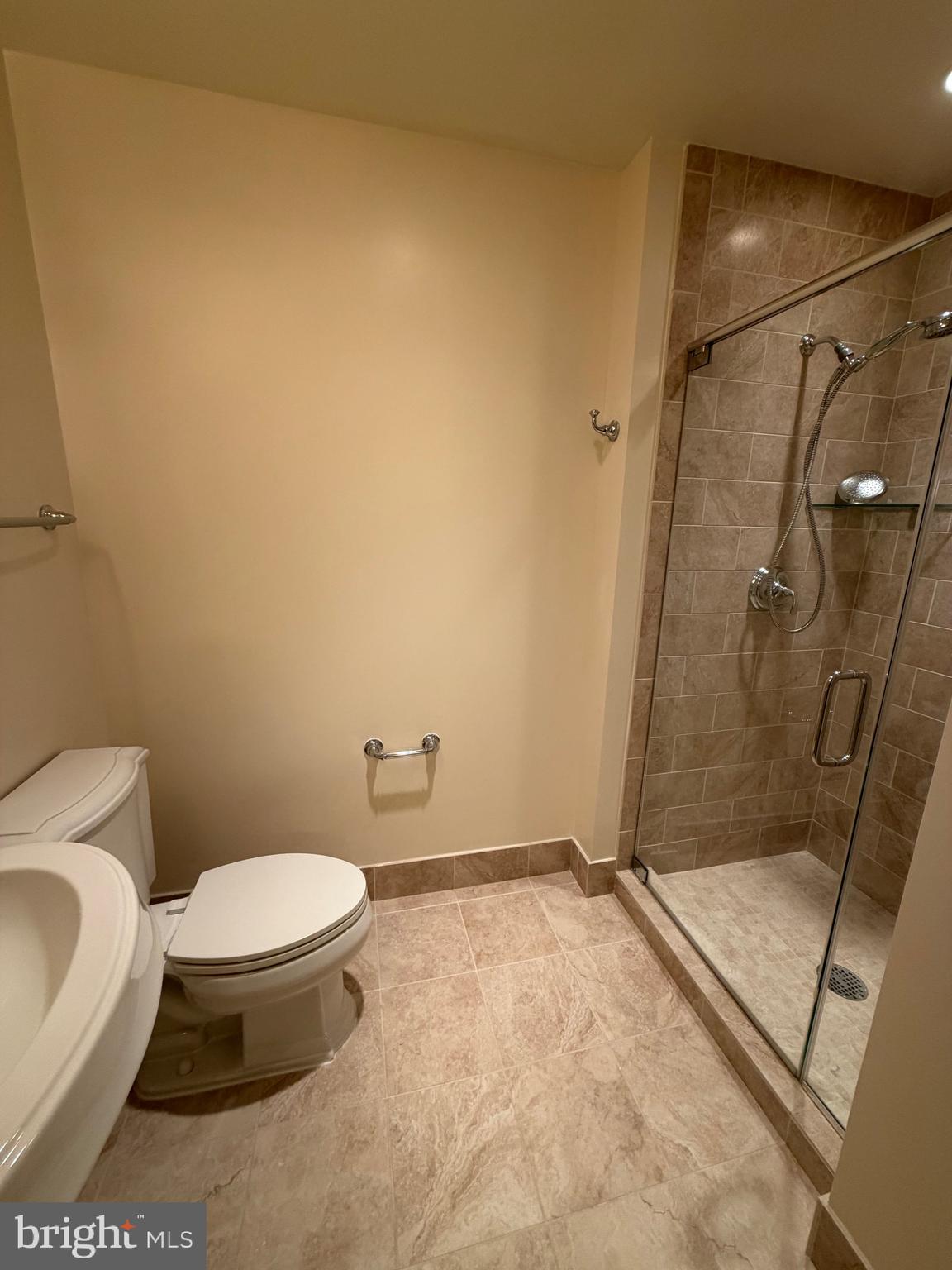 ONE PARK CREST CONDOMINIUM - Residential