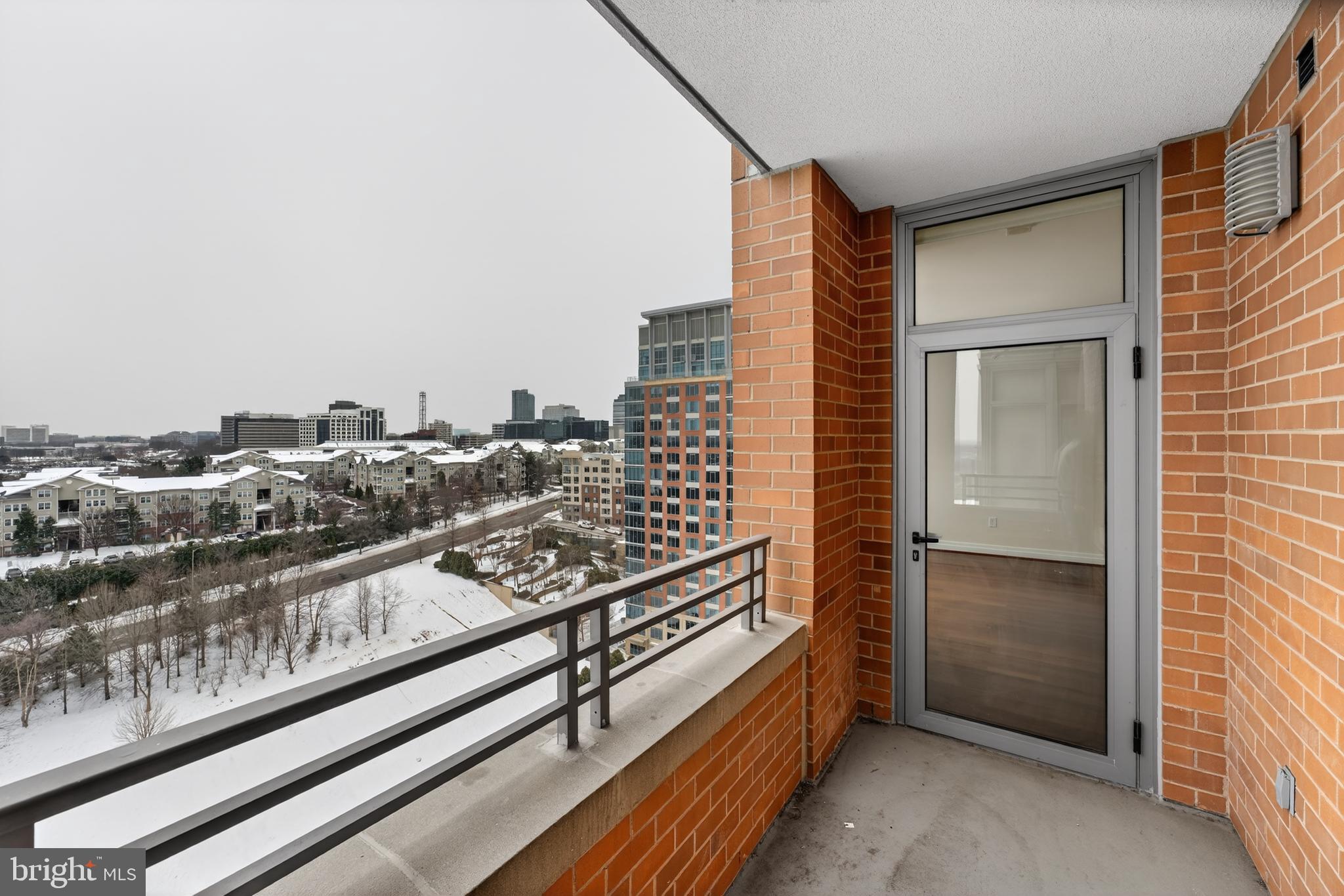 ONE PARK CREST CONDOMINIUM - Residential