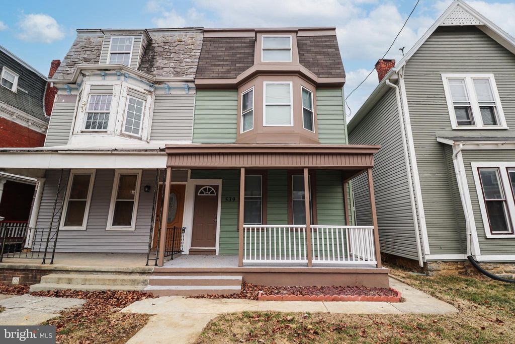 Photo of 539 W King Street, YORK, PA 17401 (MLS # PAYK2095714)