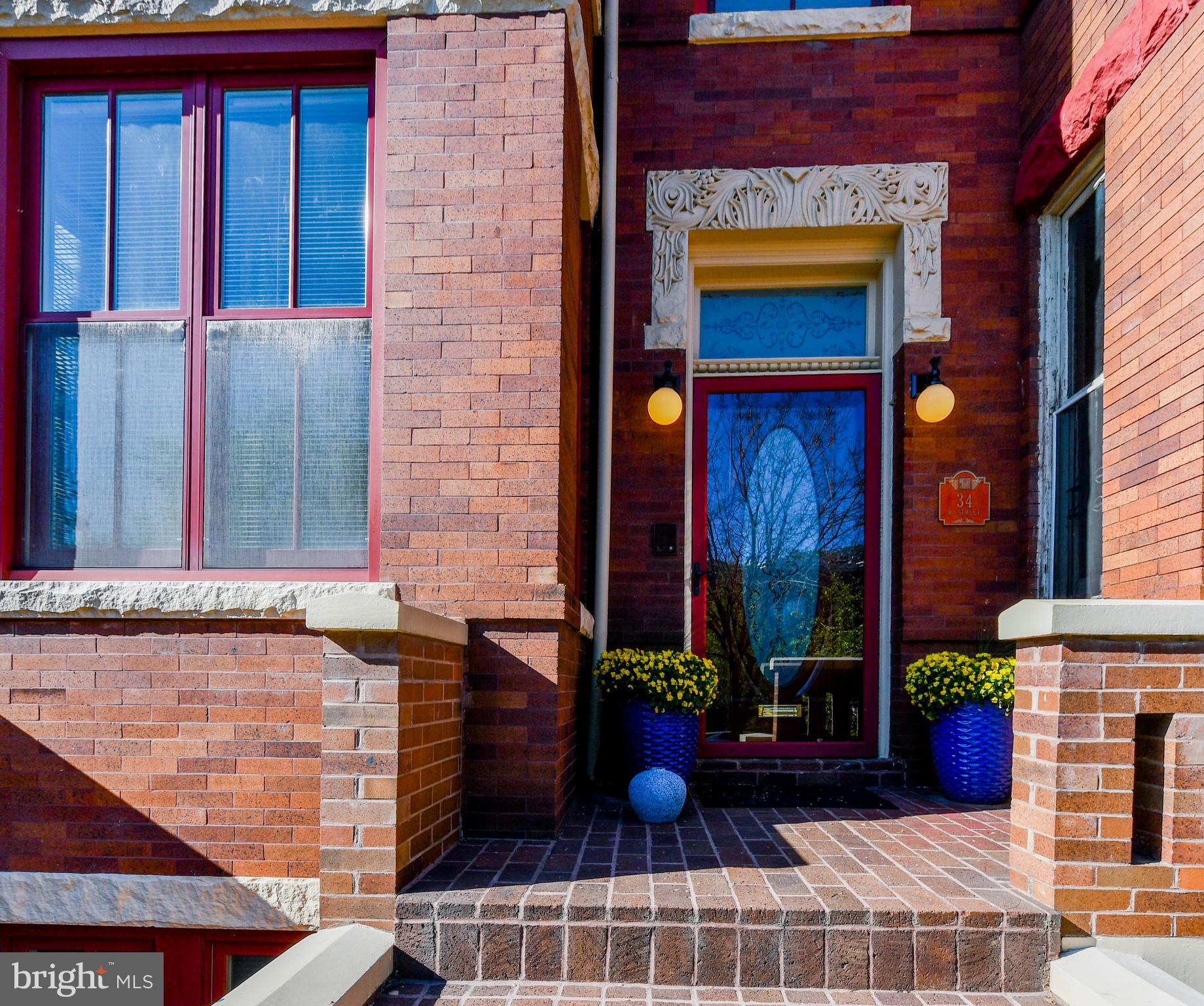 34 R STREET NE