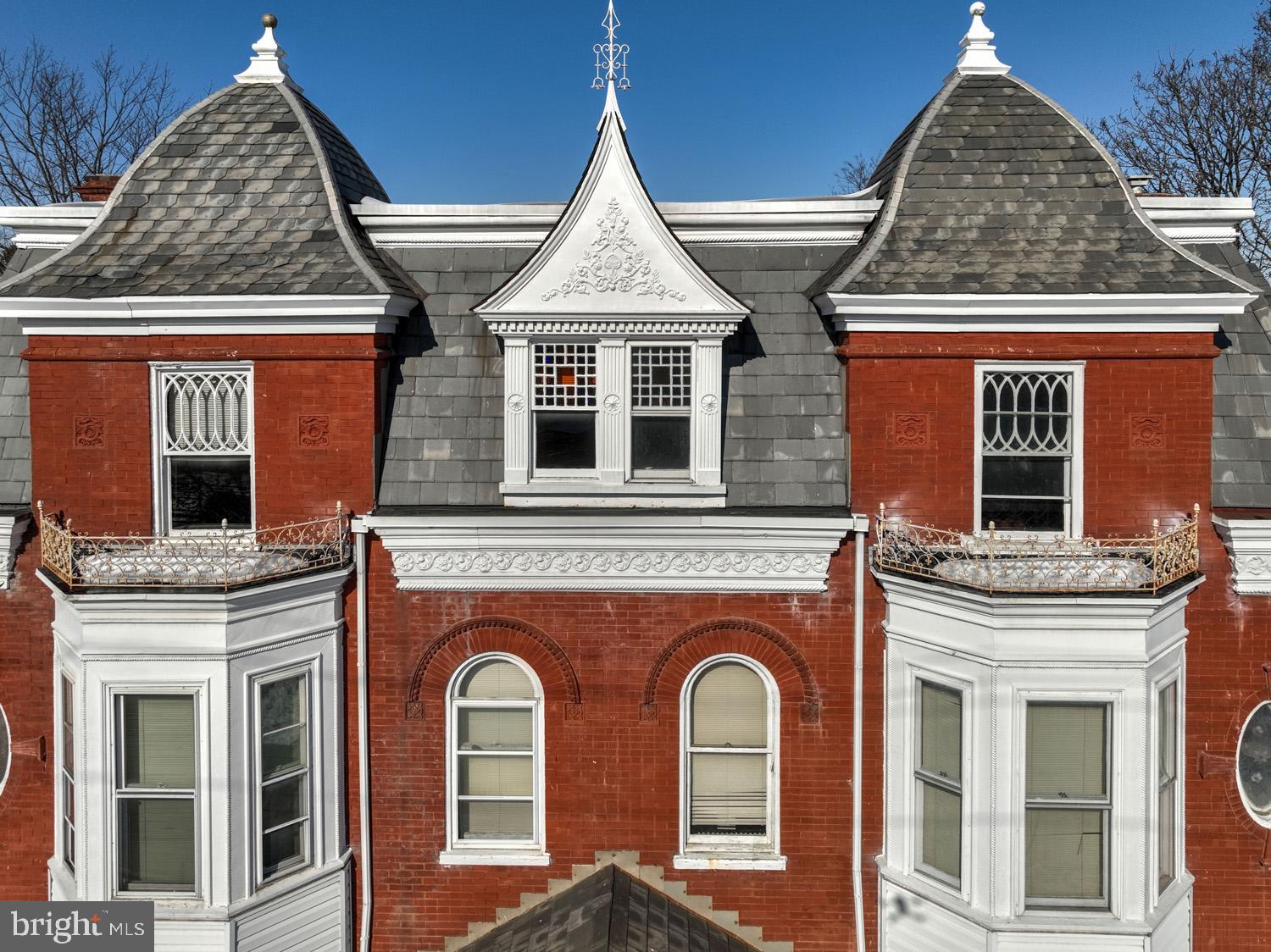 955 E KING STREET 957