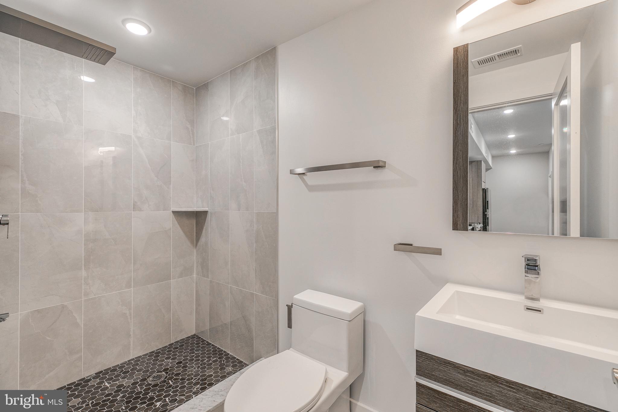 LUDLOW - Residential Lease