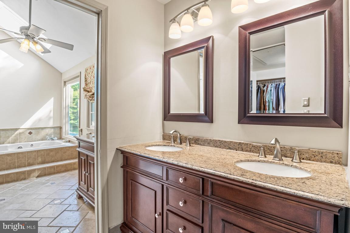 GWYNEDD KNOLL - Residential