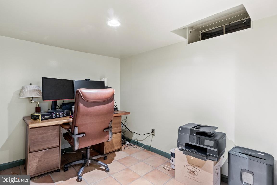 GWYNEDD KNOLL - Residential