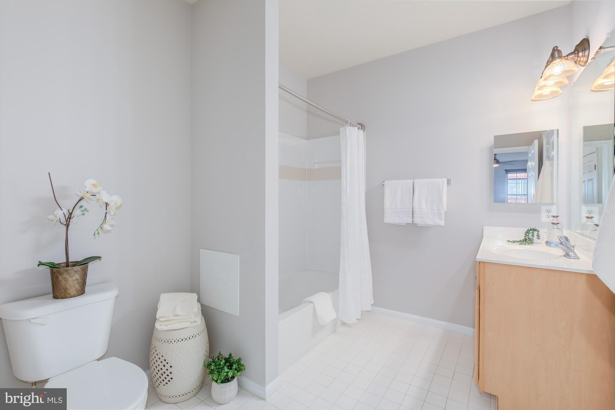 GROVE AT ARLINGTON - Residential