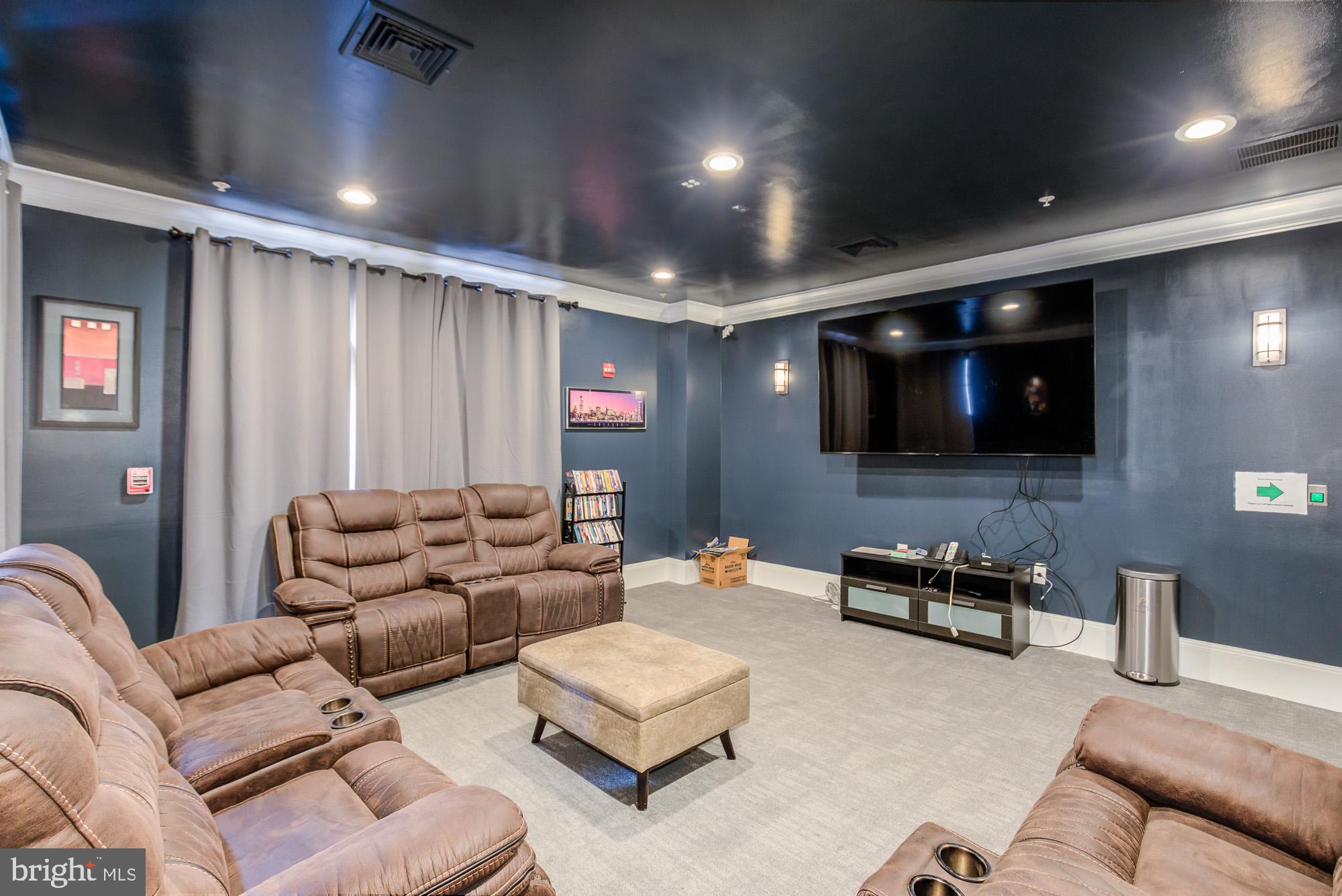 GROVE AT ARLINGTON - Residential