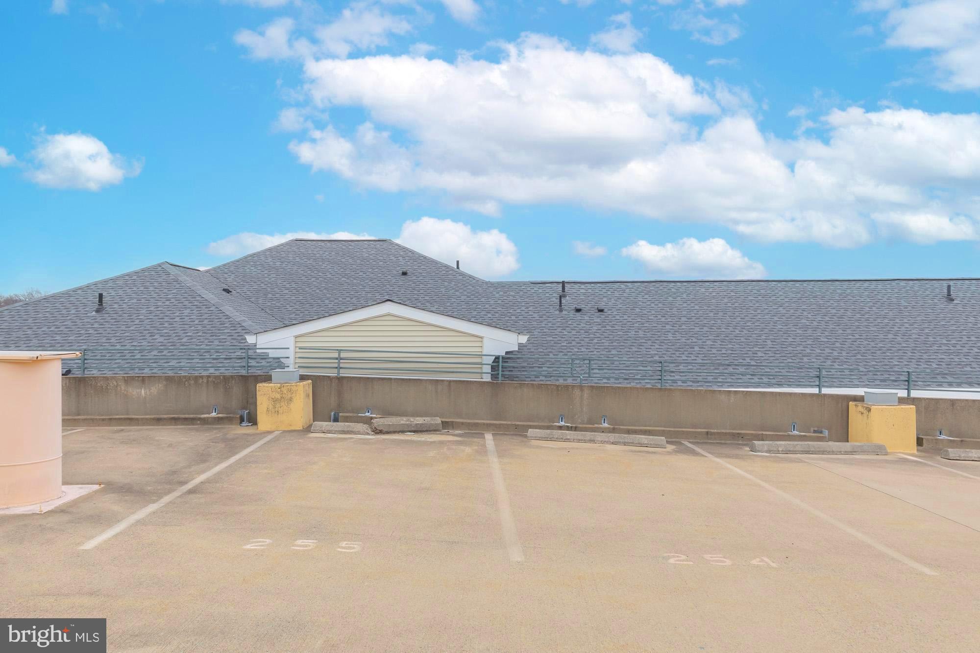 GROVE AT ARLINGTON - Residential