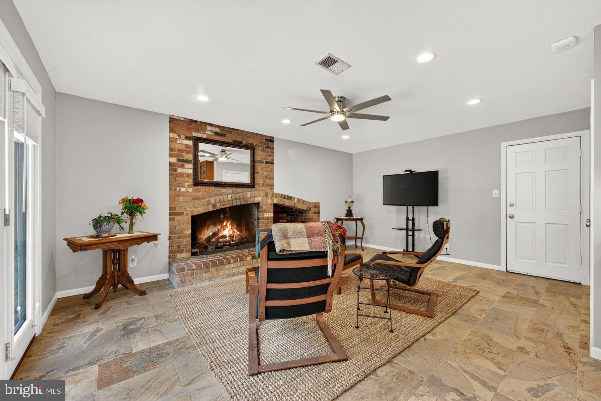 VALE SPRING WOODS - Residential