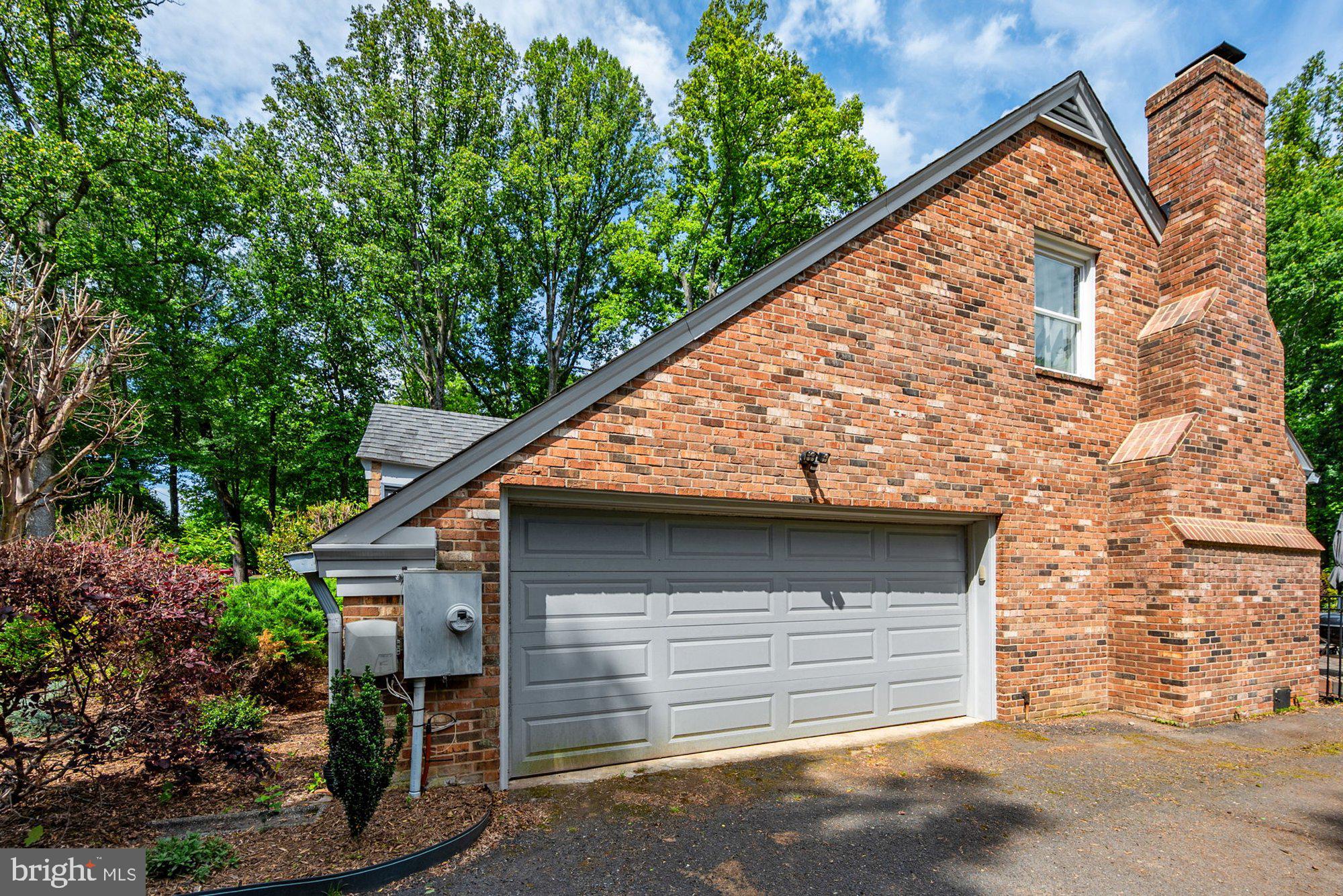 VALE SPRING WOODS - Residential