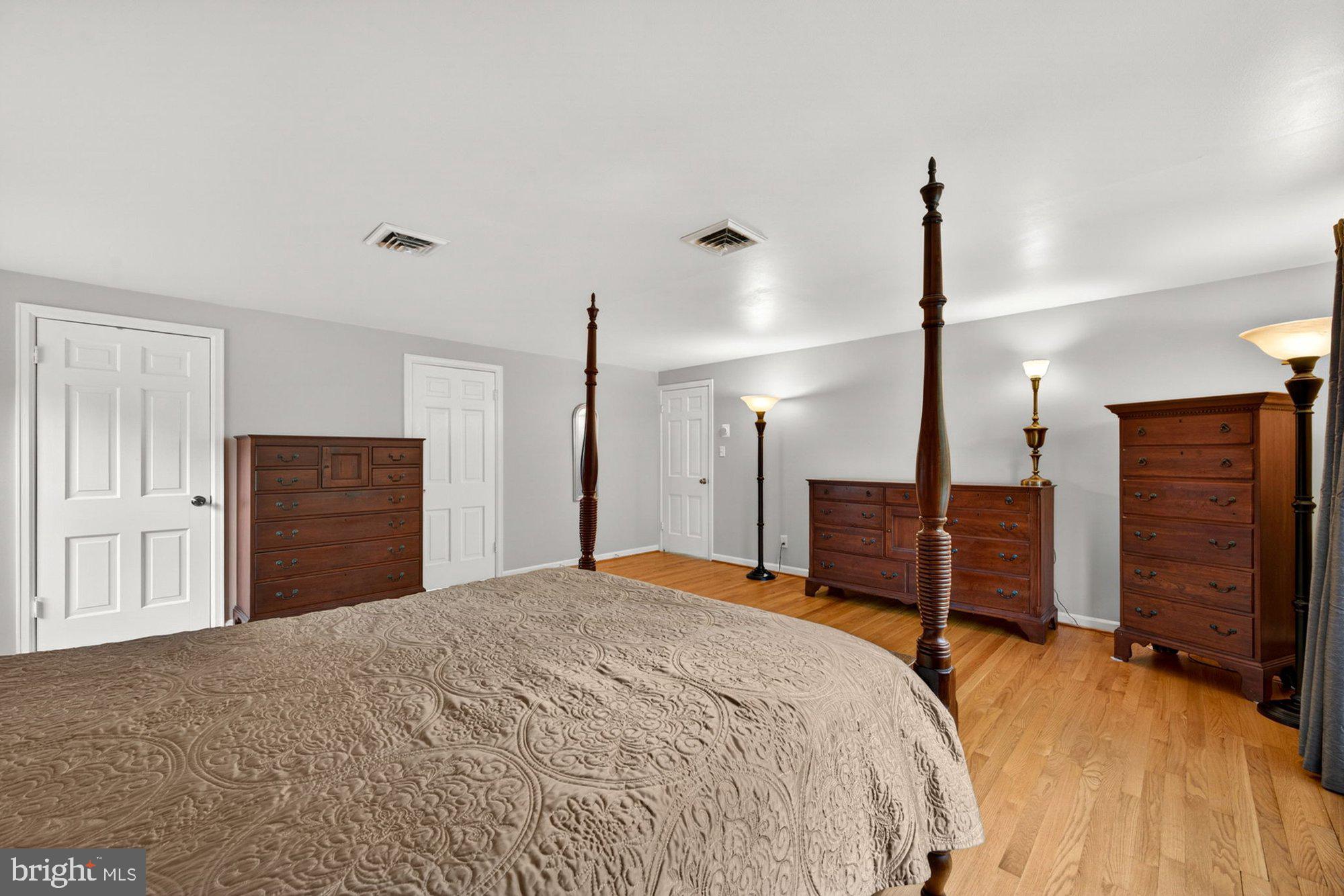 VALE SPRING WOODS - Residential