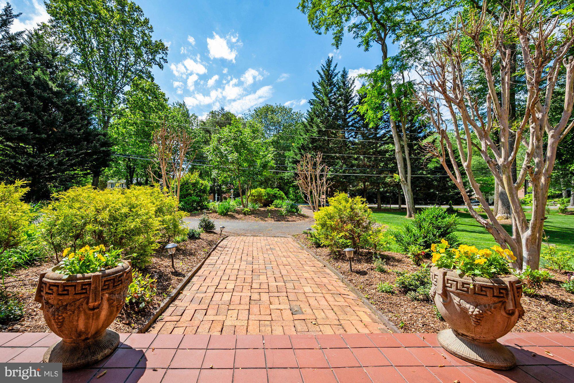 VALE SPRING WOODS - Residential