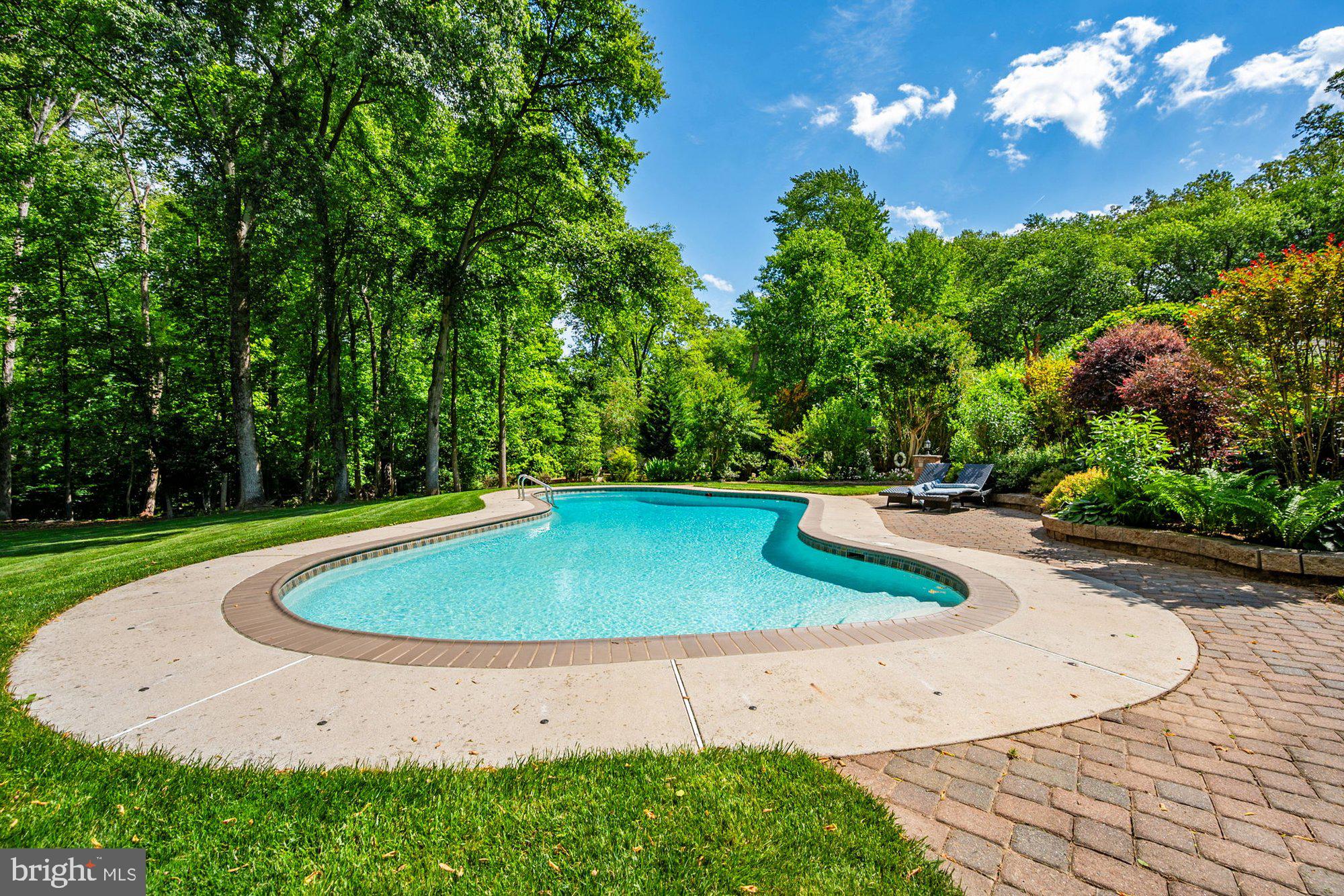 VALE SPRING WOODS - Residential