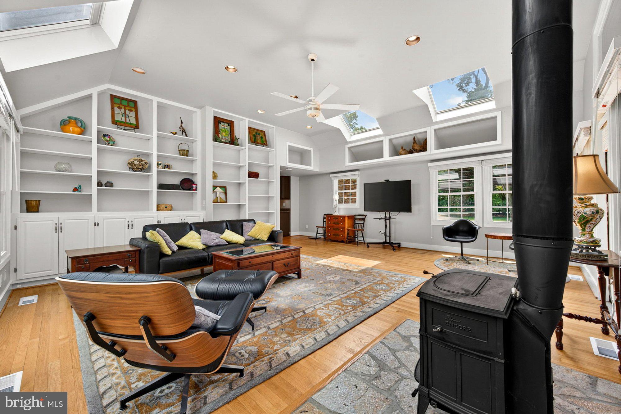 VALE SPRING WOODS - Residential