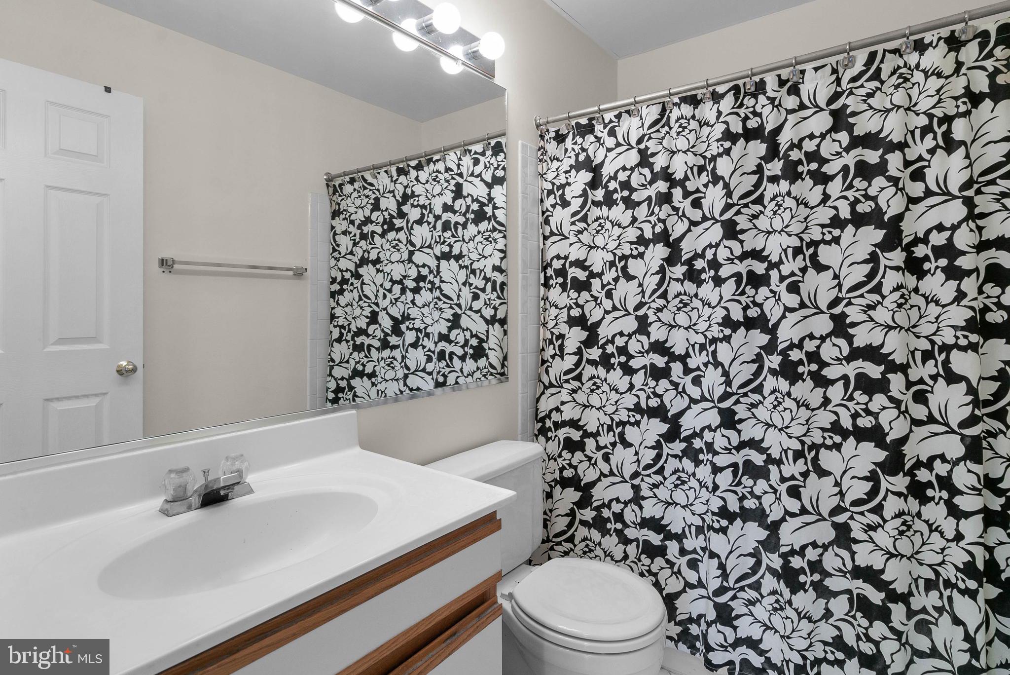 GERMANTOWN ESTATES - Residential Lease