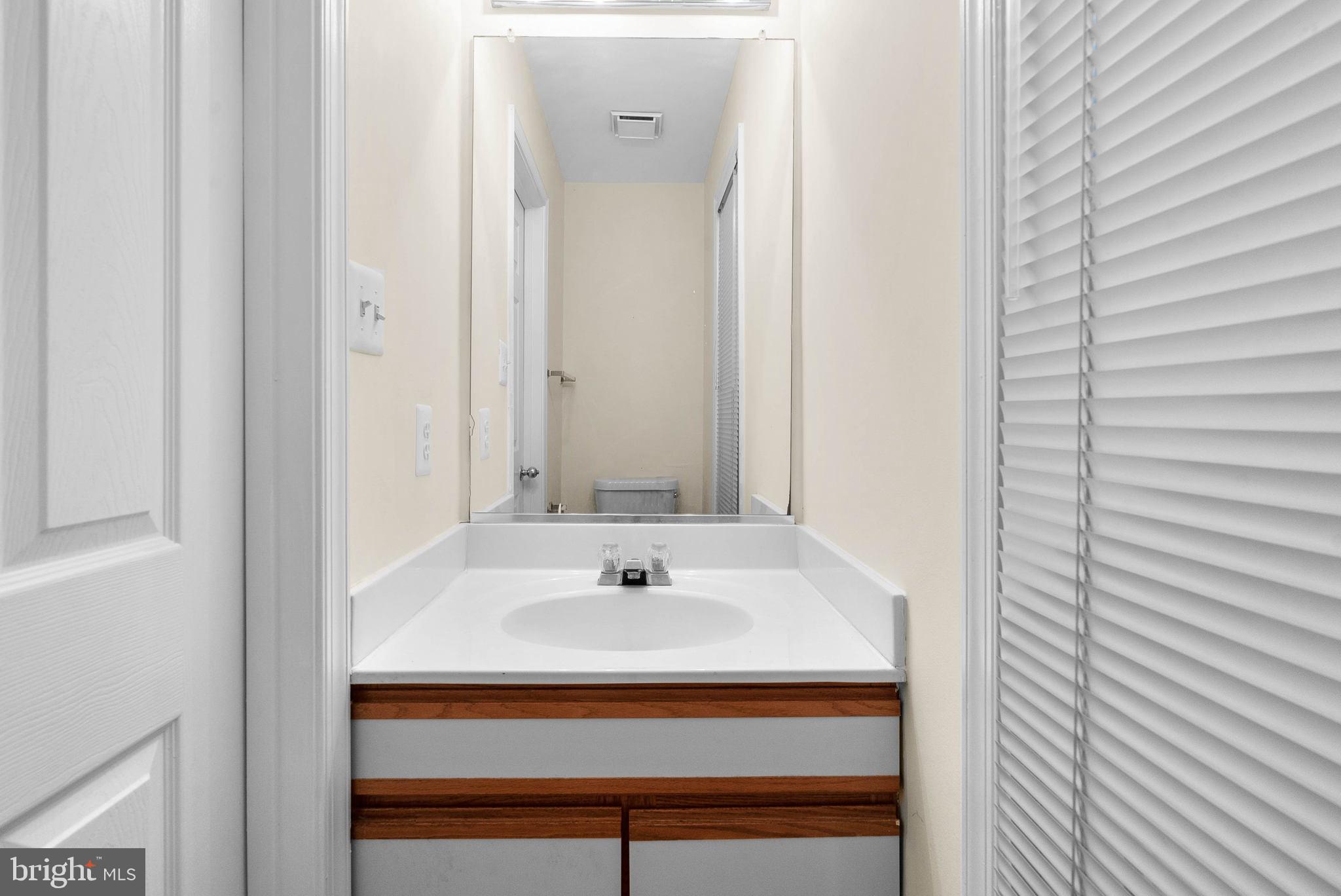 GERMANTOWN ESTATES - Residential Lease