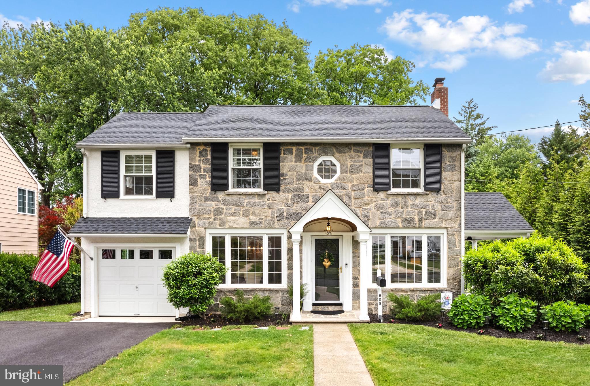 809 W REDMAN AVENUE